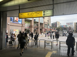 亀有駅南口を出てイトーヨーカドーを左手に直進します