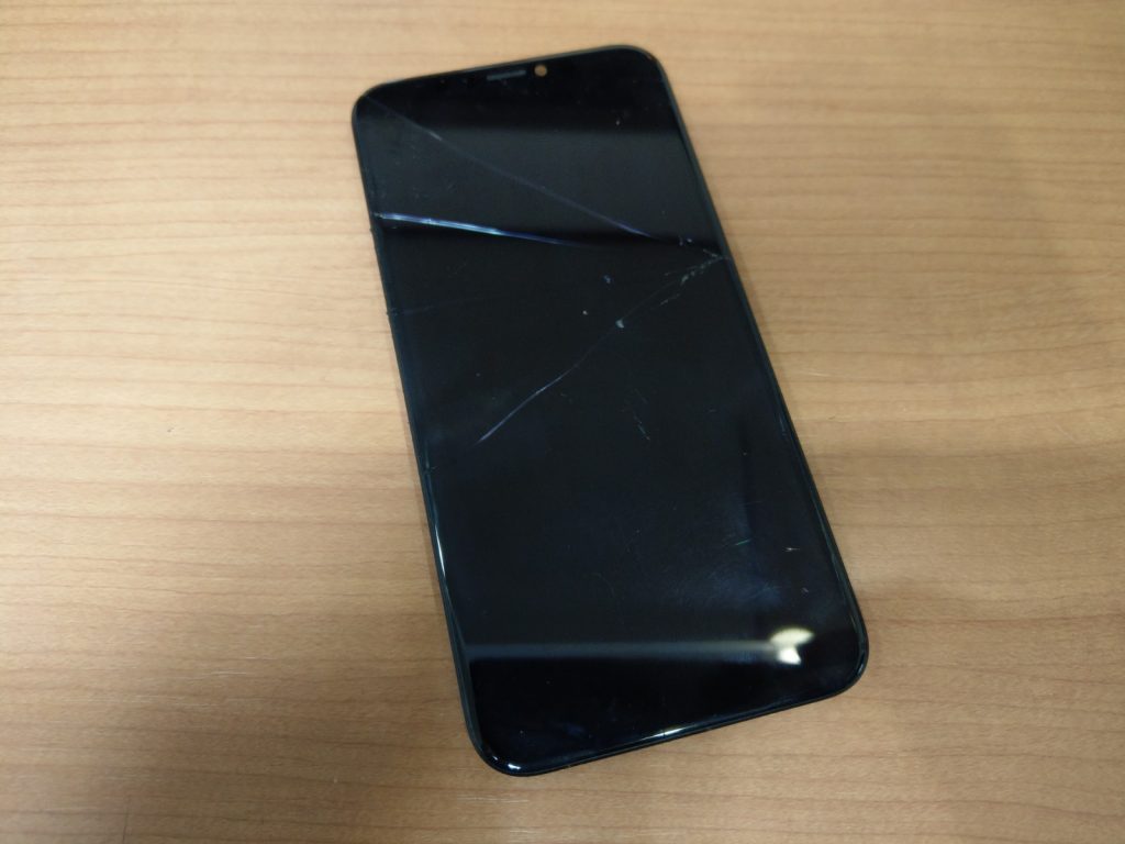 iPhoneX 画面割れ 新百合ヶ丘