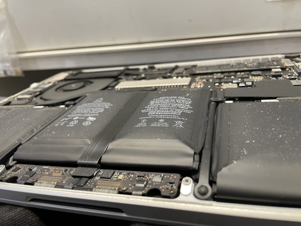 MacBook air 2015 11インチ バッテリー不良 動作品
