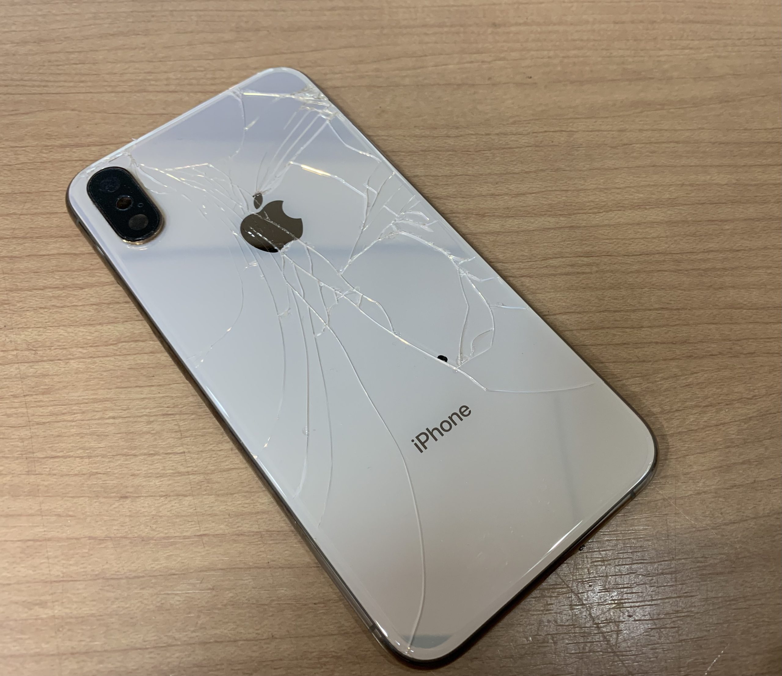 【iPhoneXs】背面ガラス割れ - 最長1年保証 アイフォン/スマホ修理 