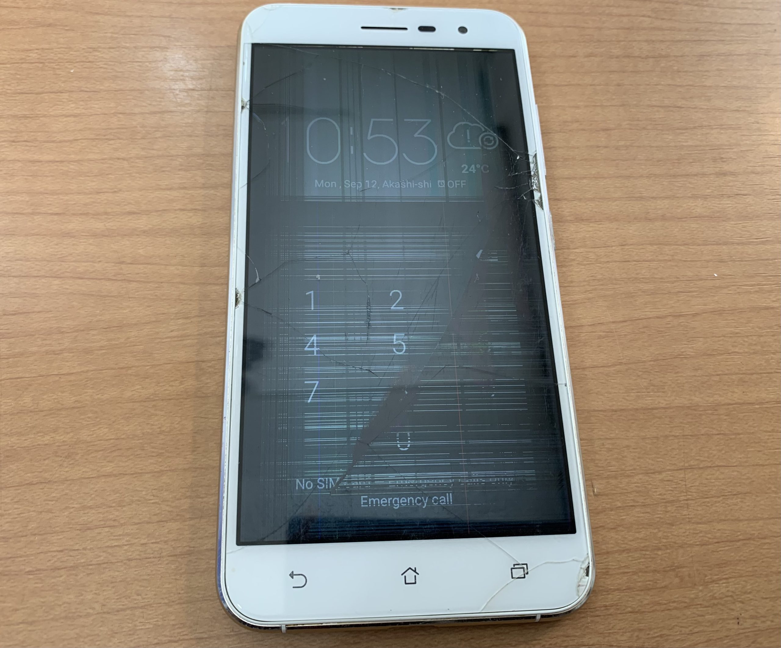 【Zenfone3】液晶・背面割れ修理（本厚木）