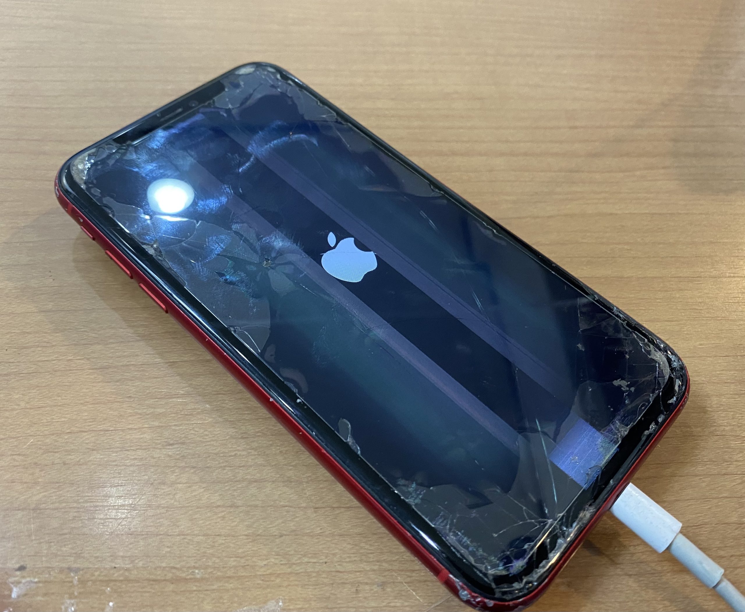 【iPhone11】充電の反応なし（本厚木店）
