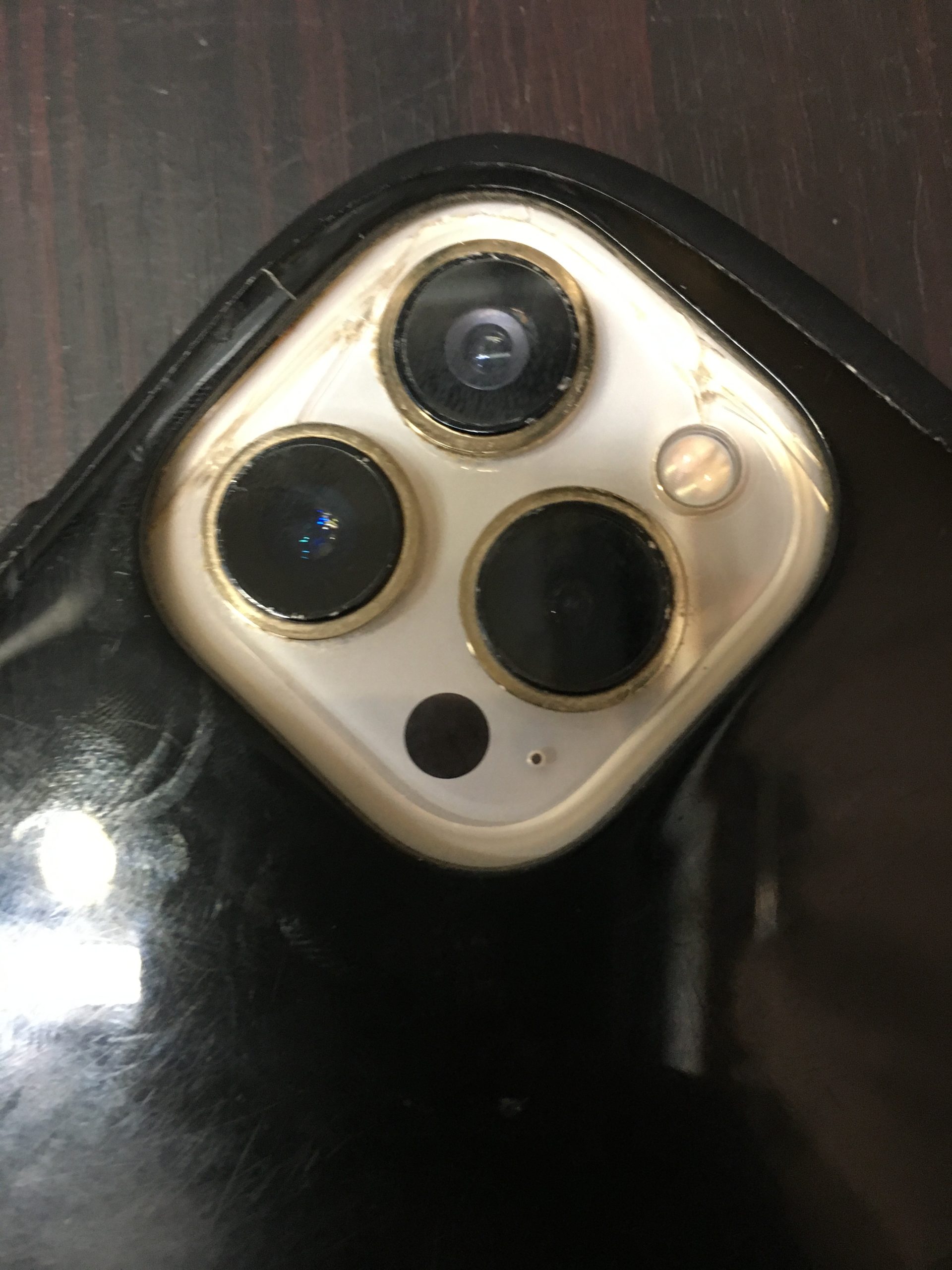 【iPhone13ProMax】カメラレンズの修理（練馬店）