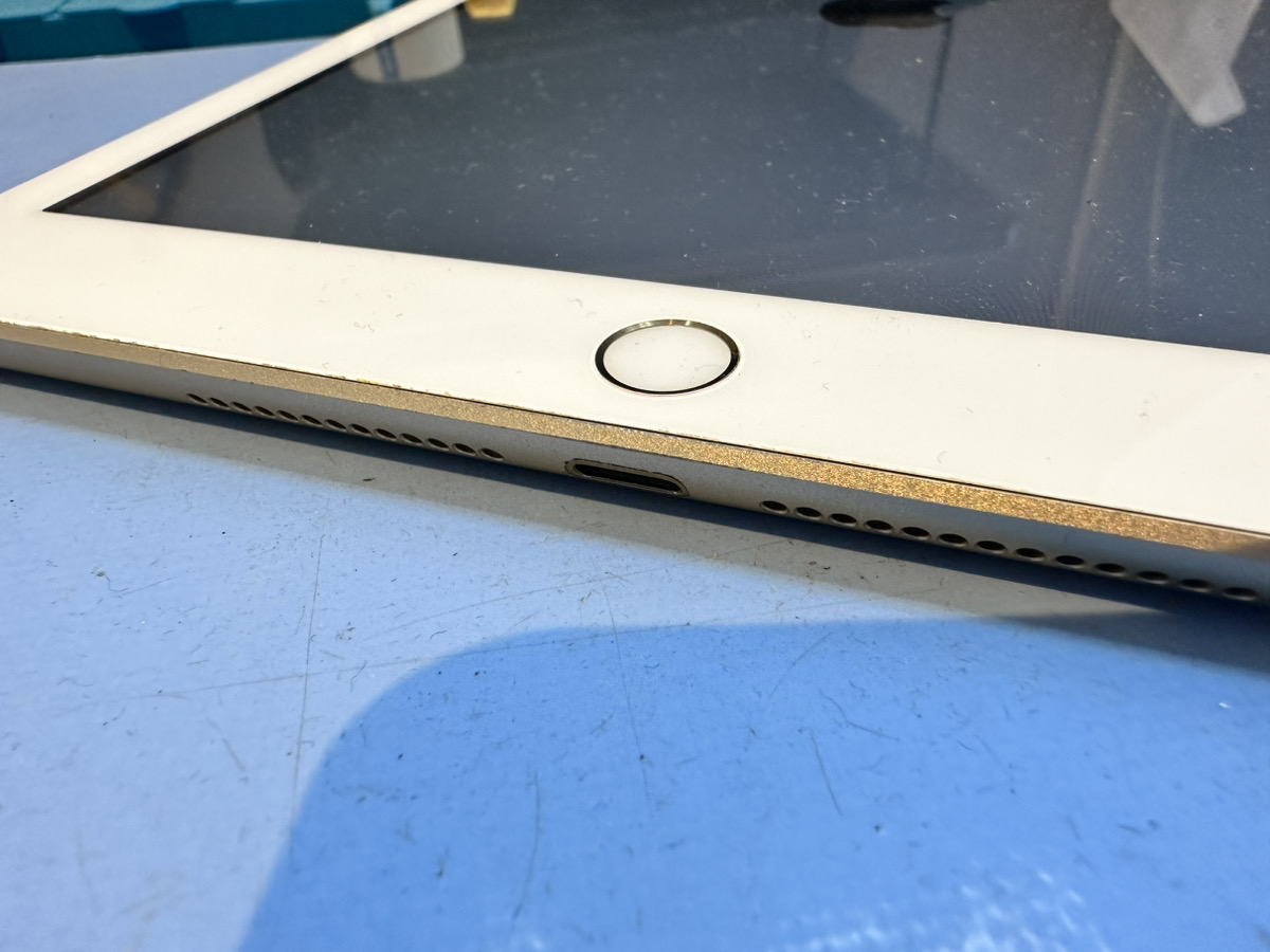 【iPad第5世代】ドックコネクタ修理（本厚木）