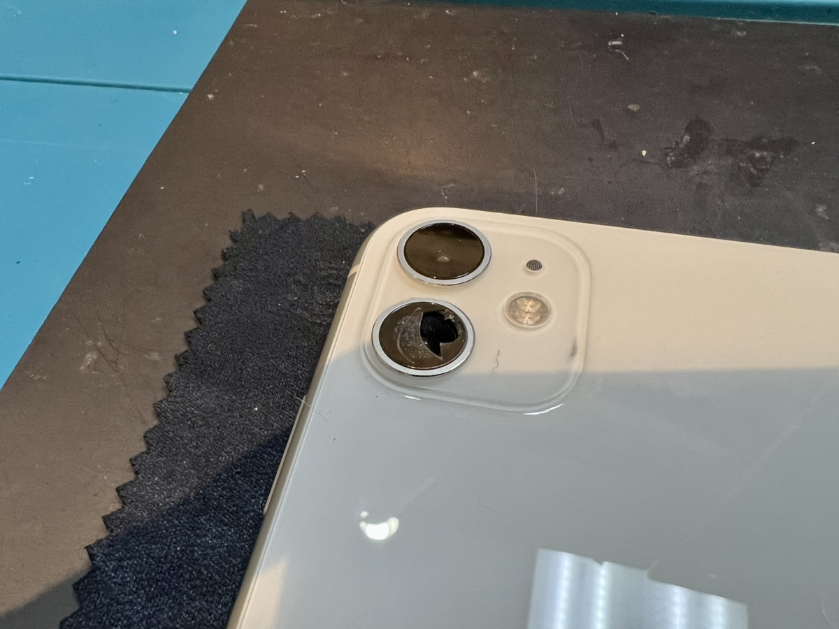 【iPhone11】超広角カメラのレンズ割れ（本厚木）