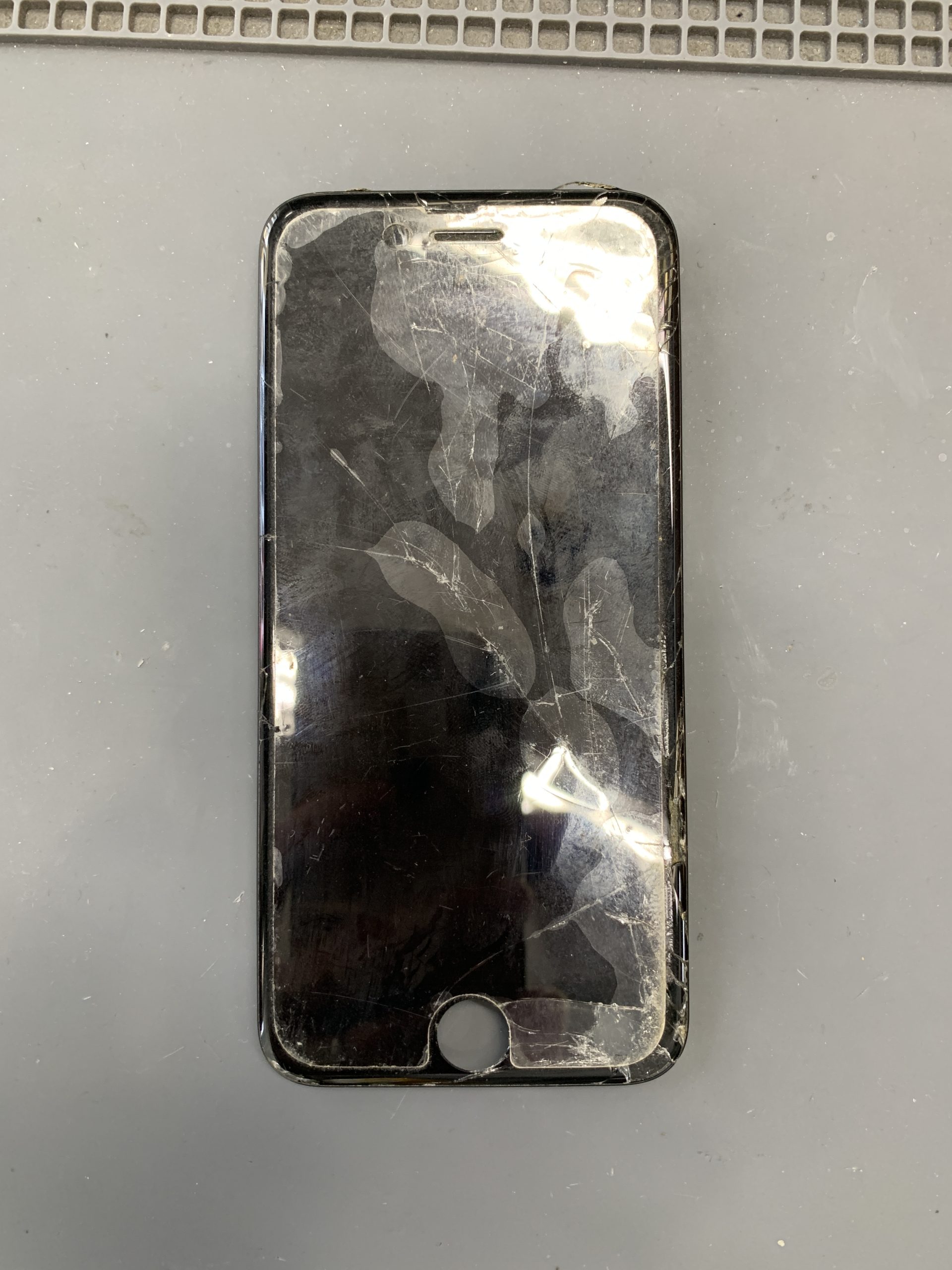 【iPhone6s】画面修理（練馬店）