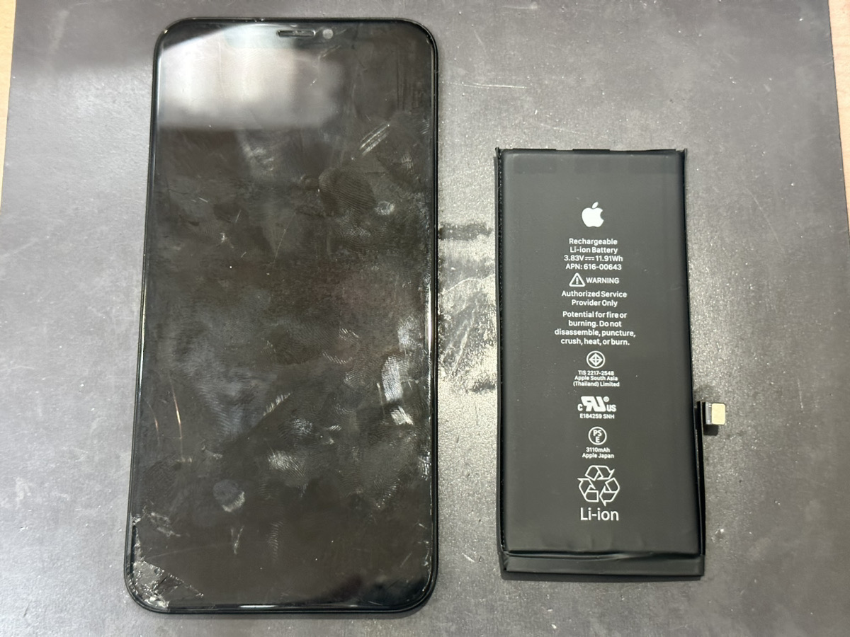 【iPhone11】バッテリー膨張による液晶浮き（本厚木）