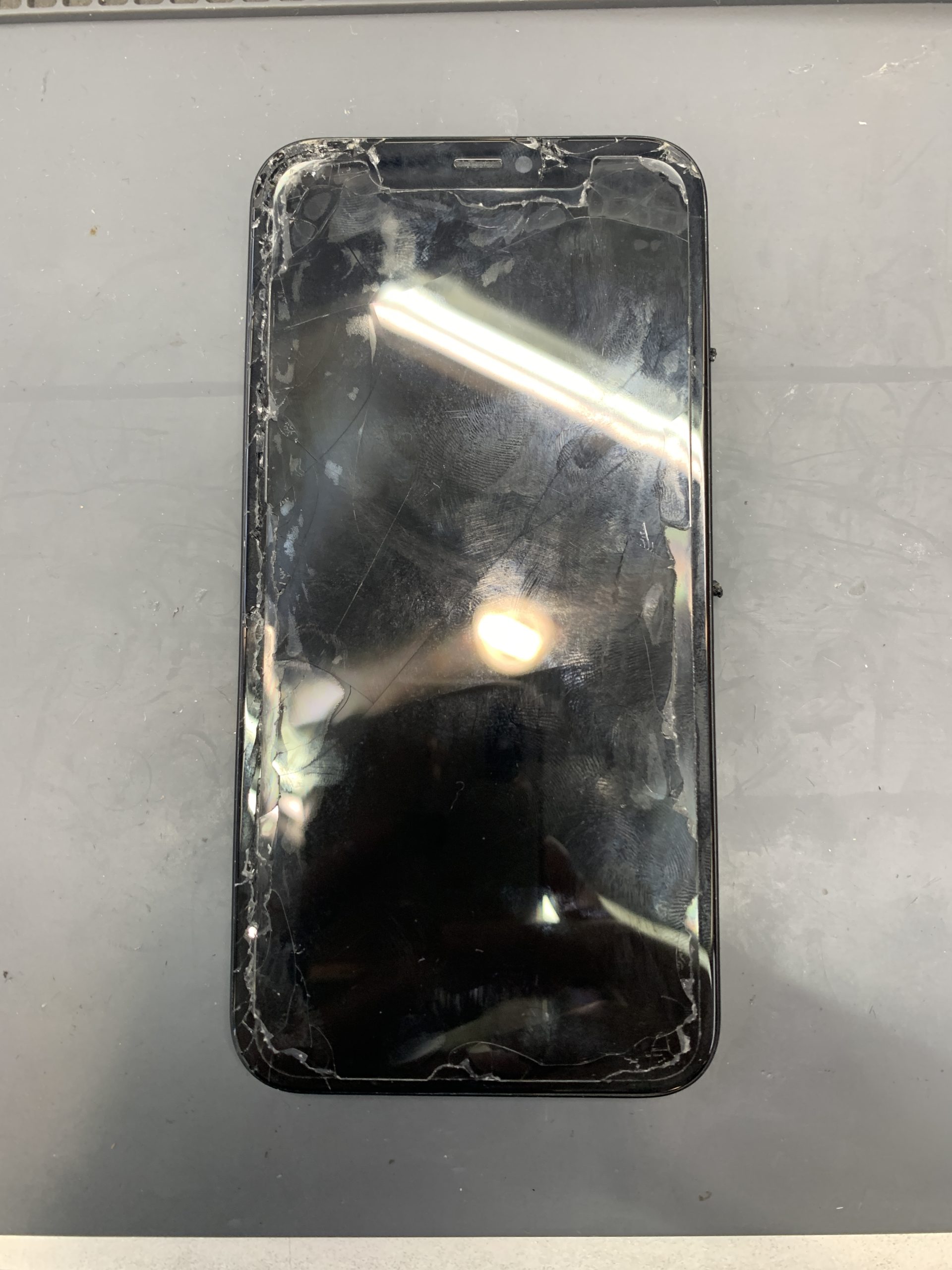 iPhone11 液晶修理【練馬店】