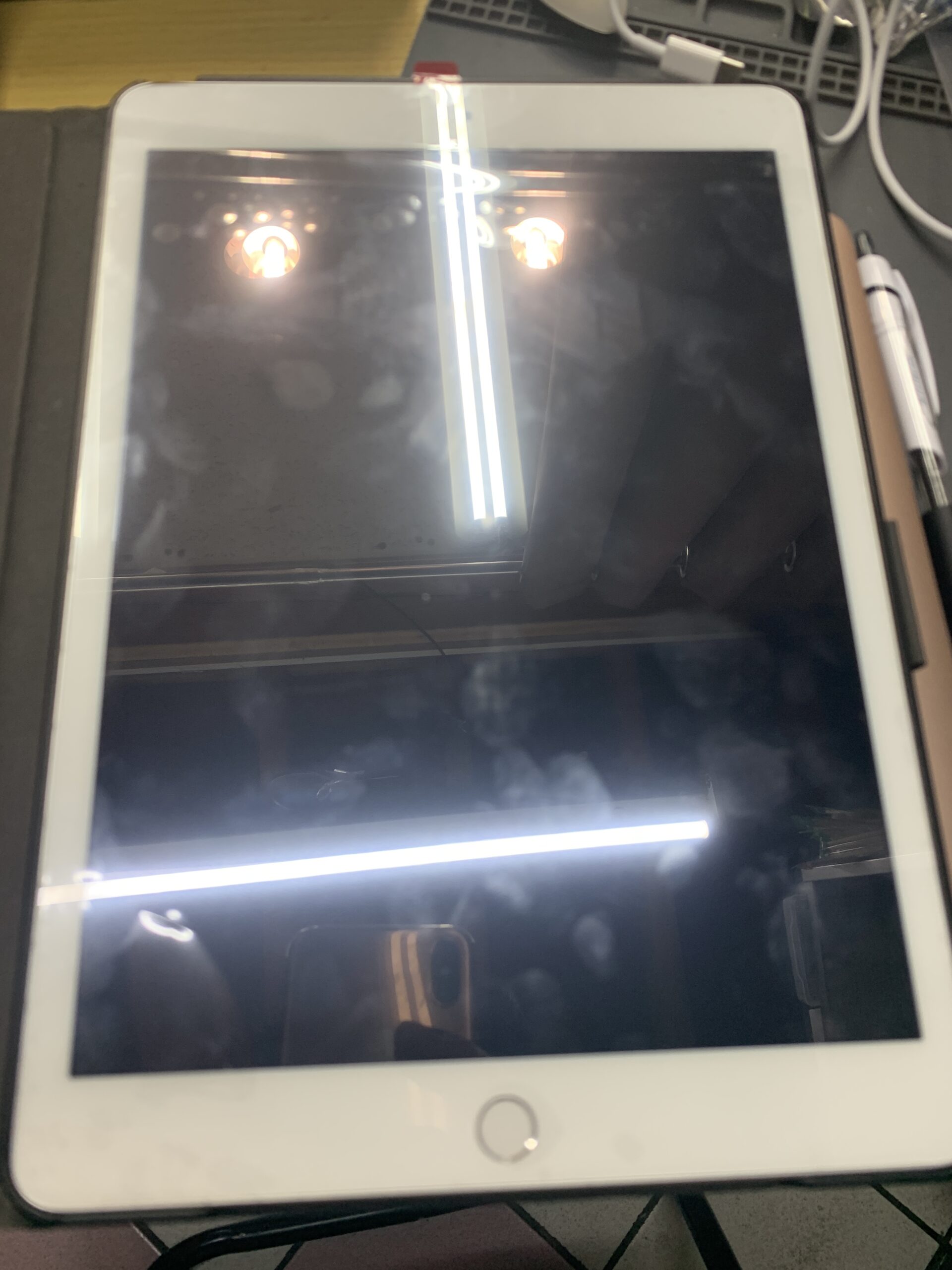 iPad 第9世代のデジタイザー交換【練馬】