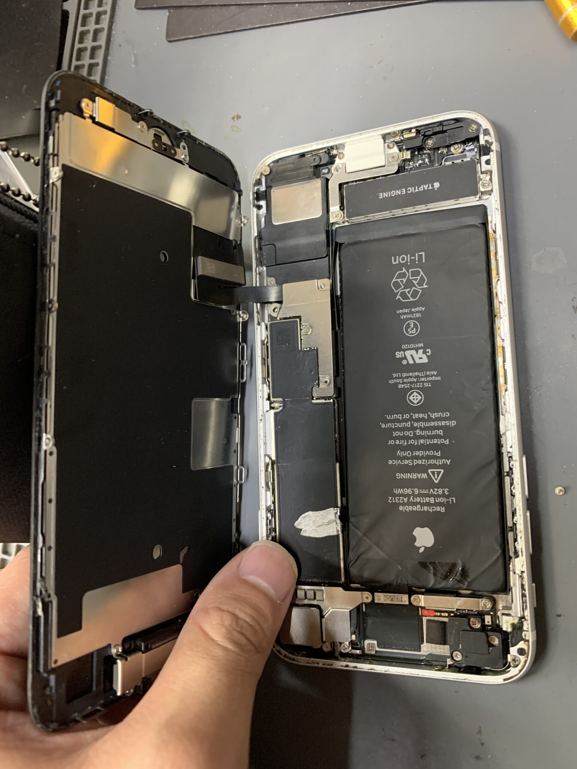 iPhoneSE2 液晶交換【練馬店】
