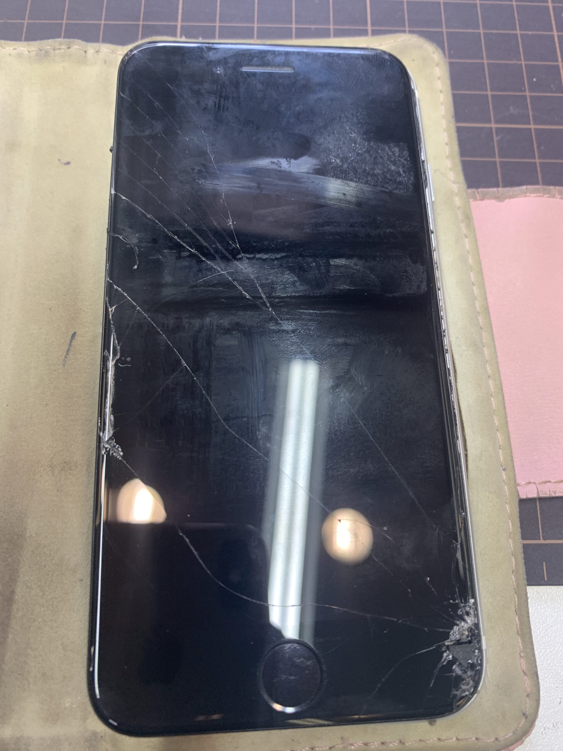 iPhoneSE2 液晶交換【練馬店】