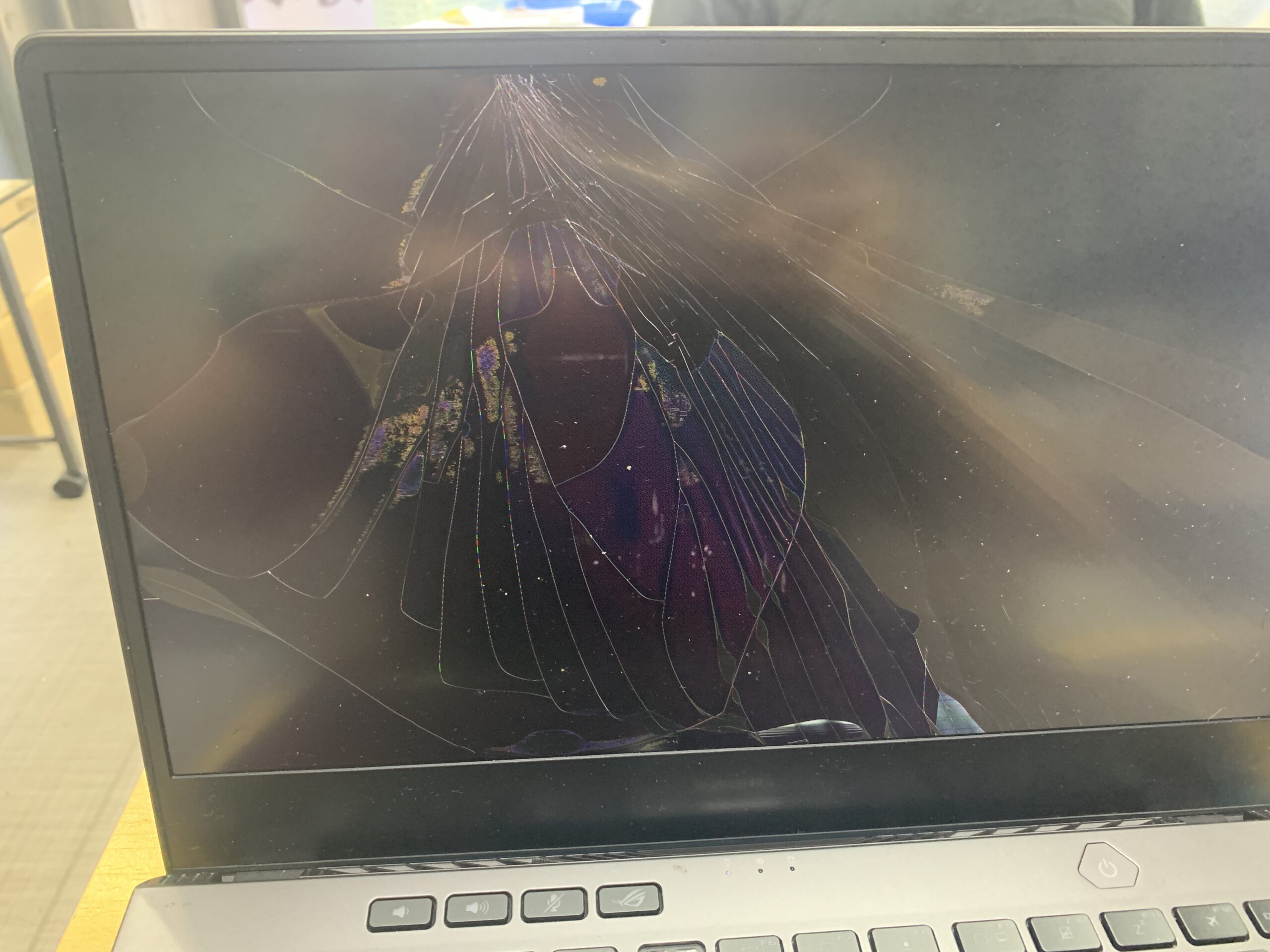 ROG Zephyrus G14 GA401I 液晶交換【練馬】