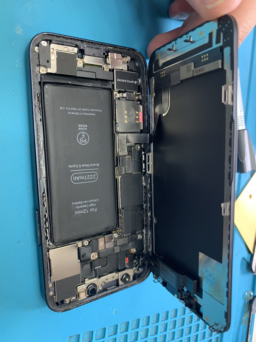 iPhone 12mini 液晶交換【練馬店】