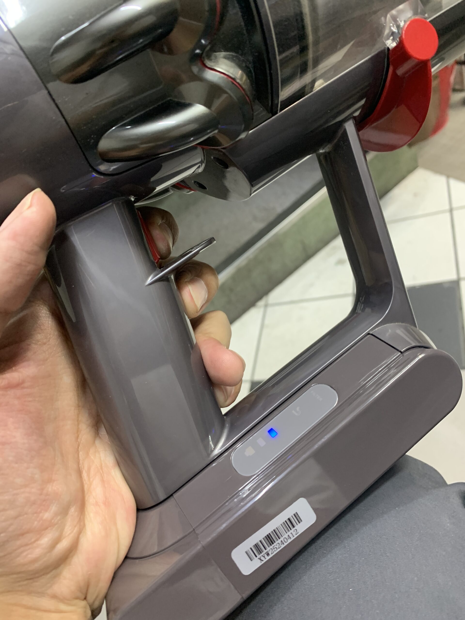 ダイソン掃除機 トリガー交換【練馬店】