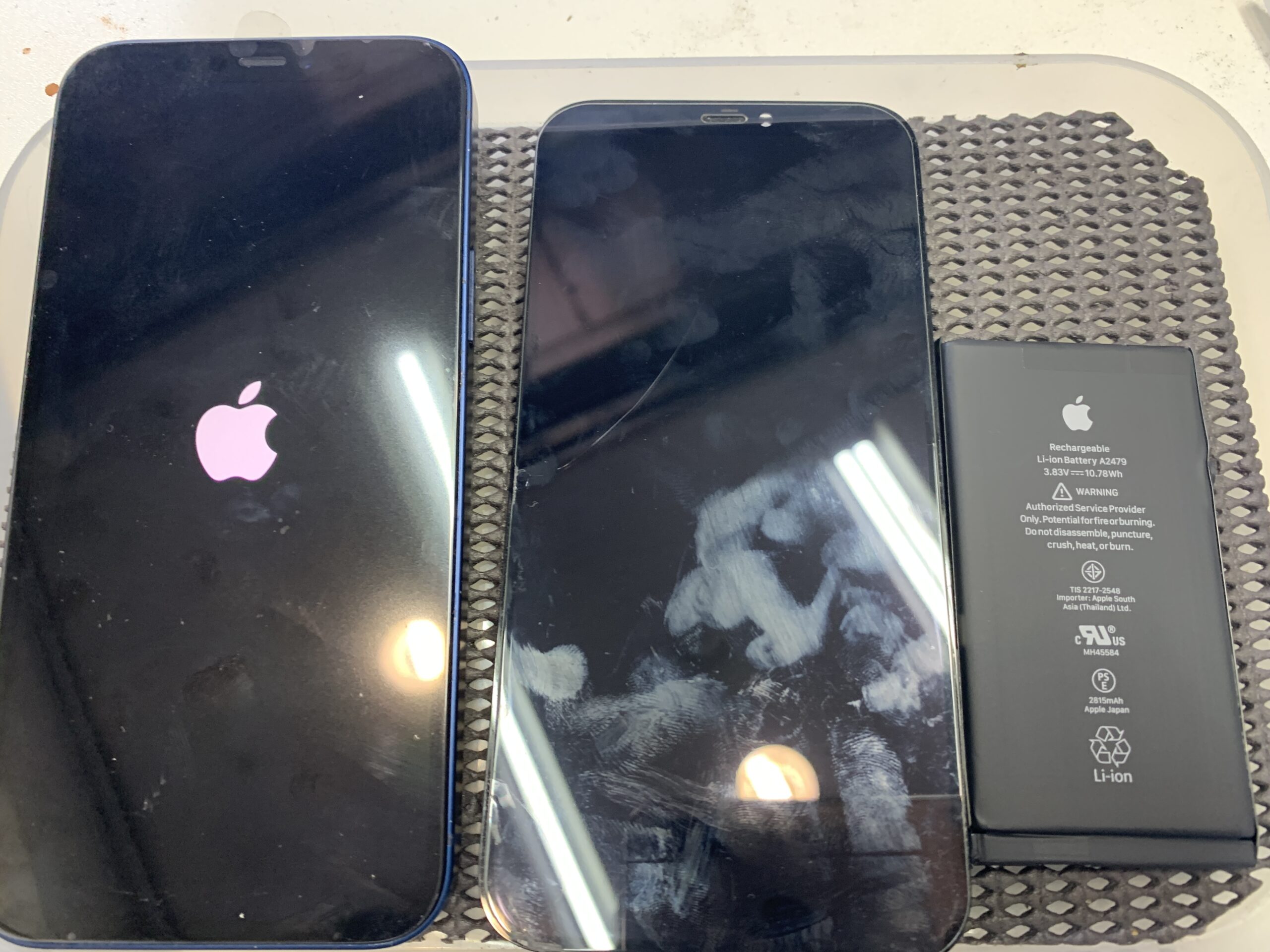 iPhone12 液晶・バッテリー交換【練馬店】