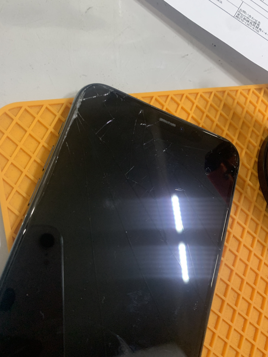 iPhone11ProMax液晶交換【ひばりヶ丘店】