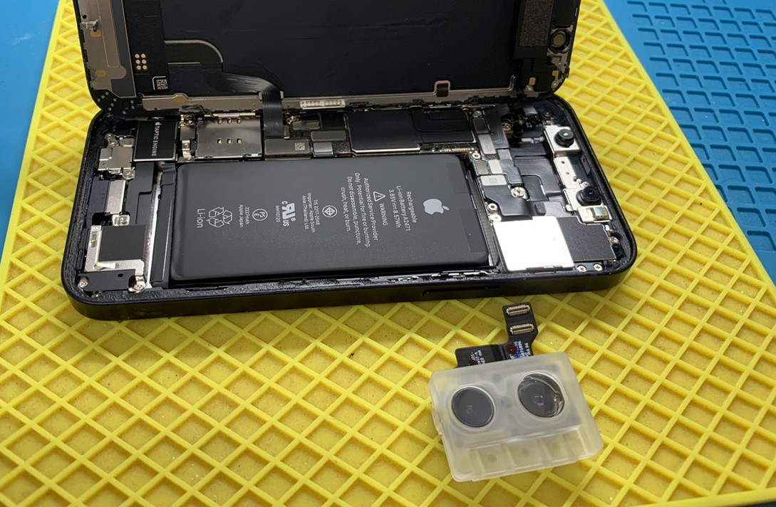 iPhone12mini アウトカメラ交換【東久留米】