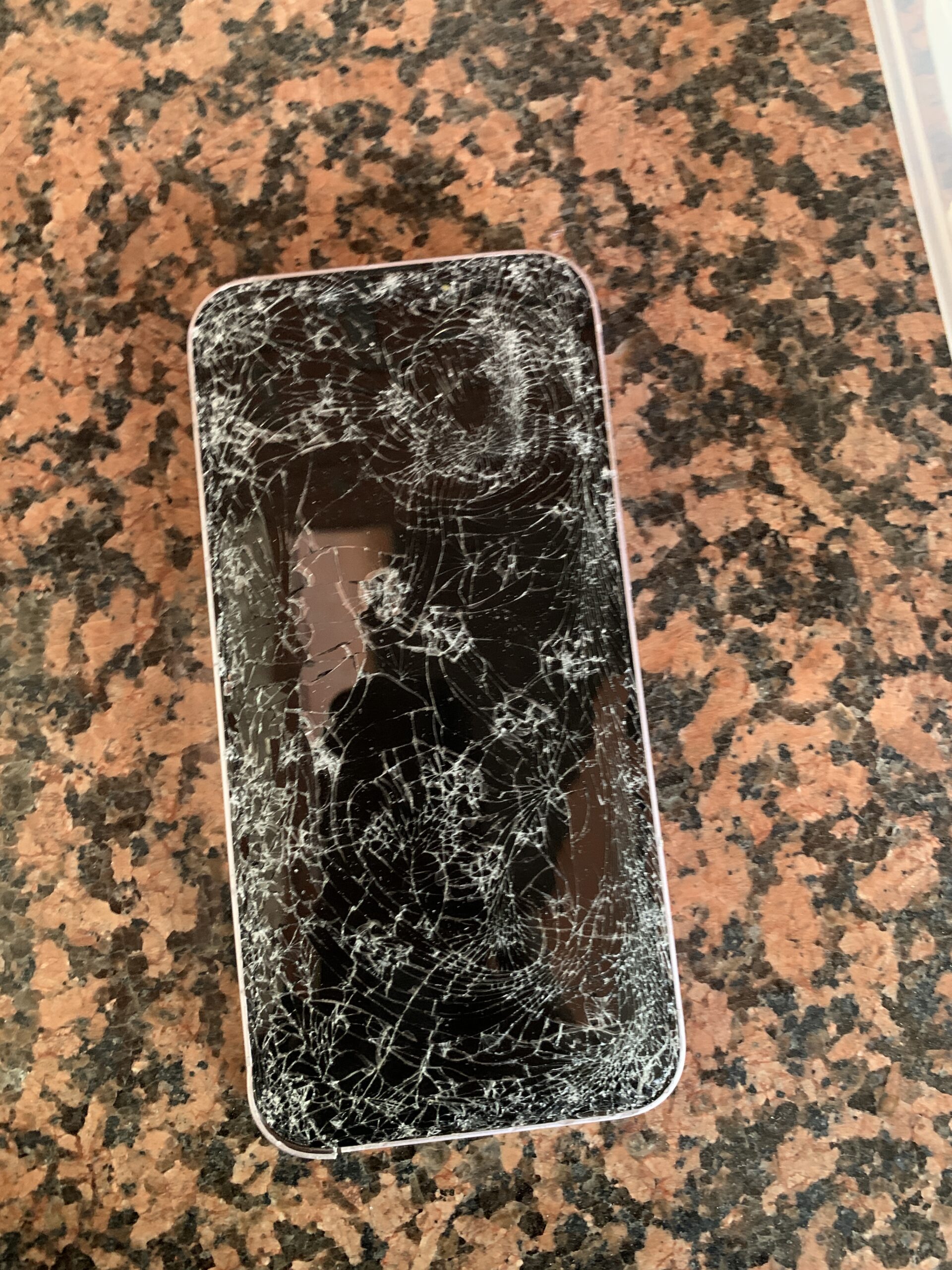 iPhone14 液晶交換【石神井公園店】