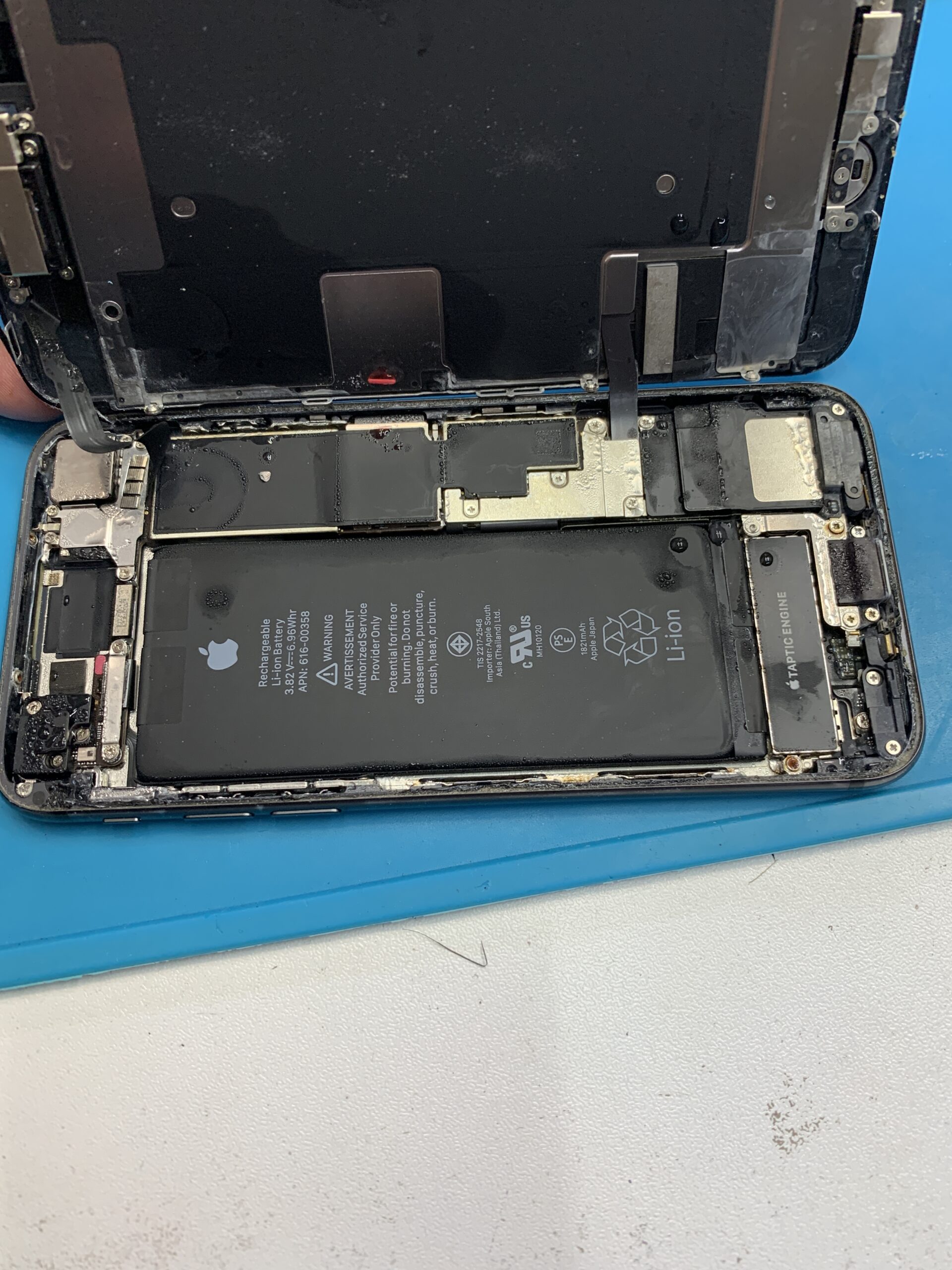 iPhone8 水没クリーニング【練馬店】