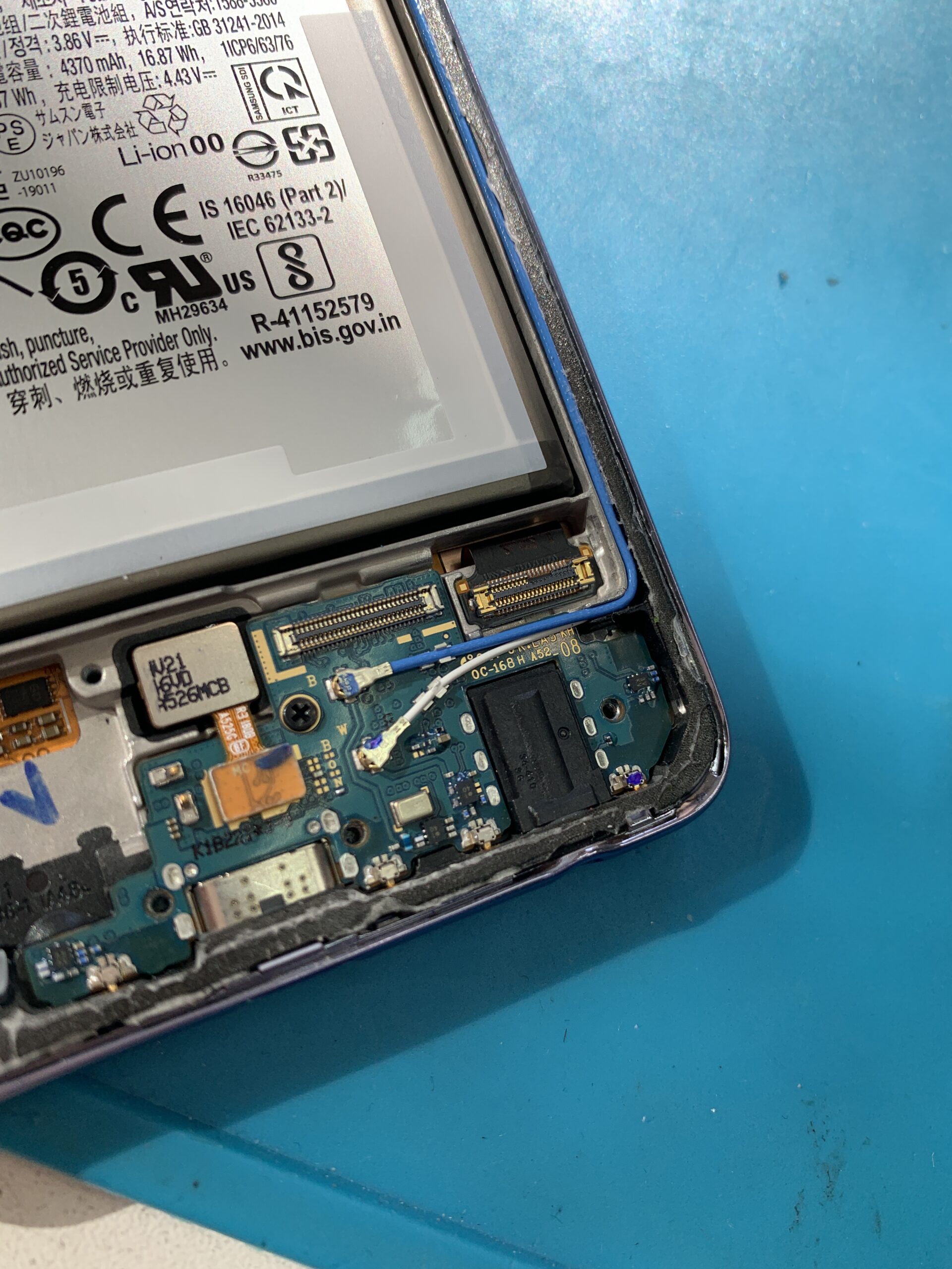 Galaxy A52 液晶交換【練馬店】