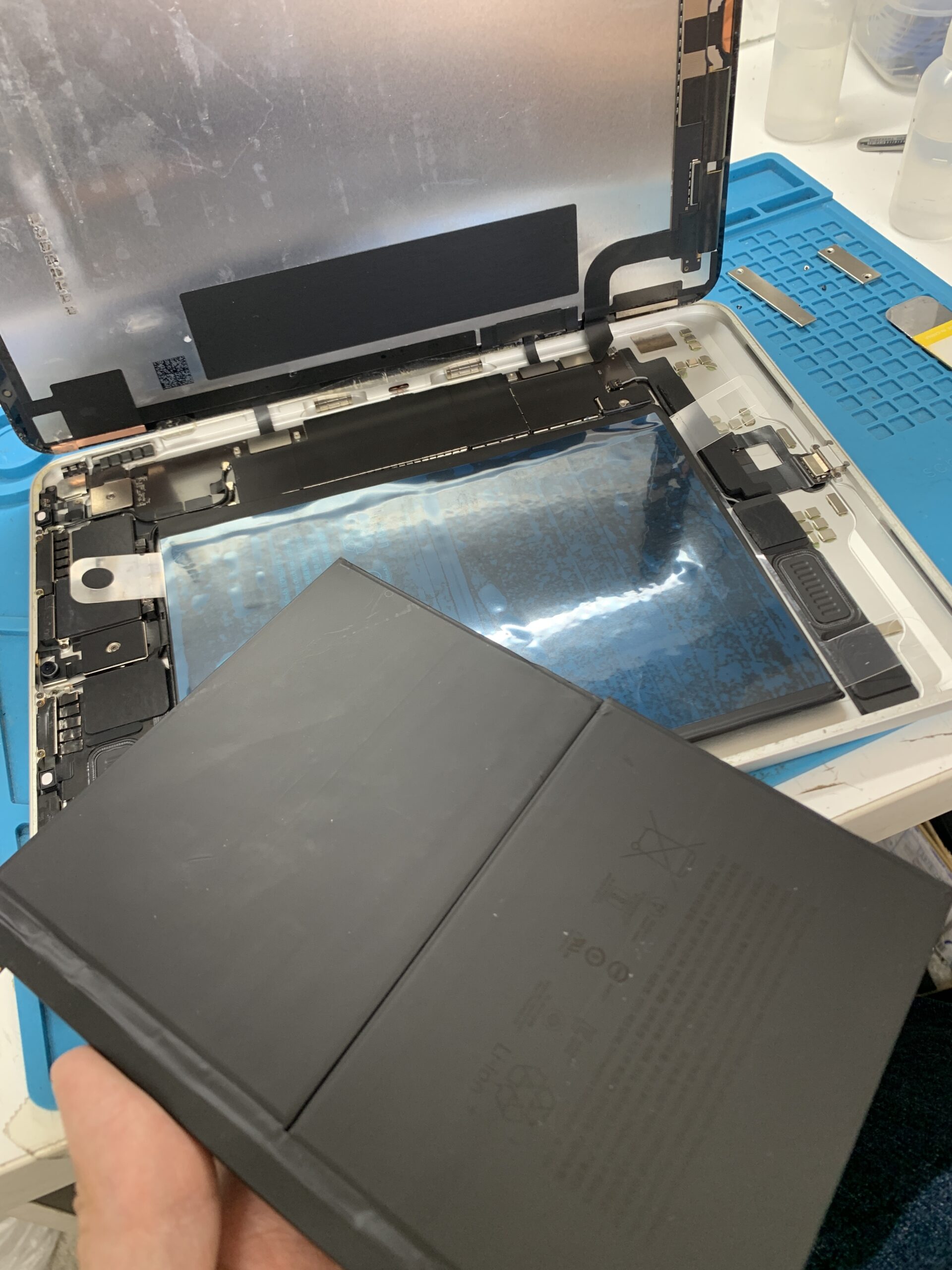 iPad Air4 水没修理【ひばりヶ丘店】
