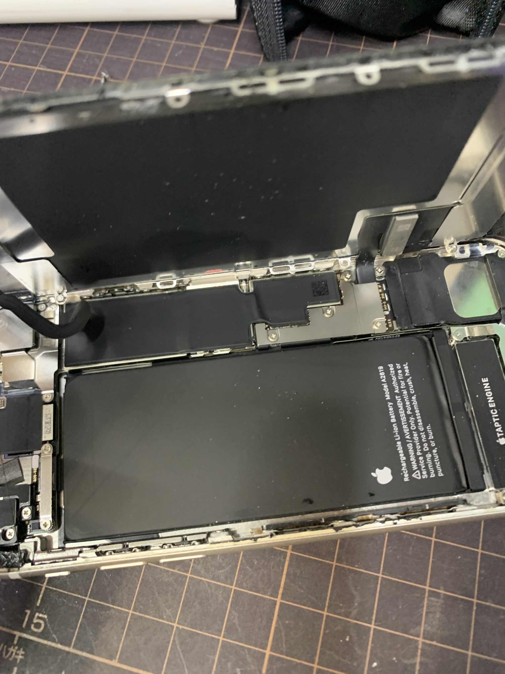 iPhoneSE3 液晶交換【大泉学園店】