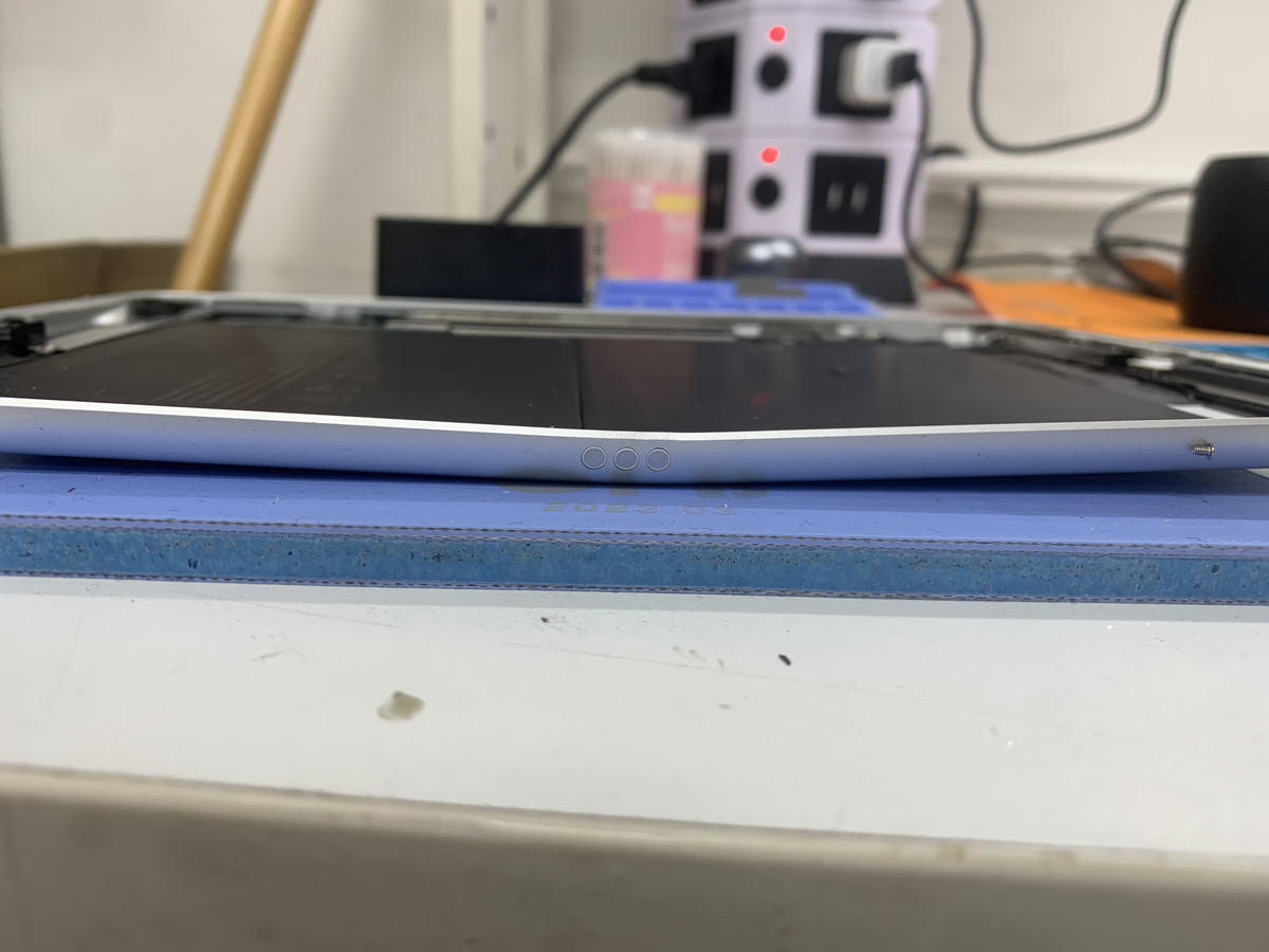 iPad8 画面交換・フレーム調整【ひばりヶ丘店】