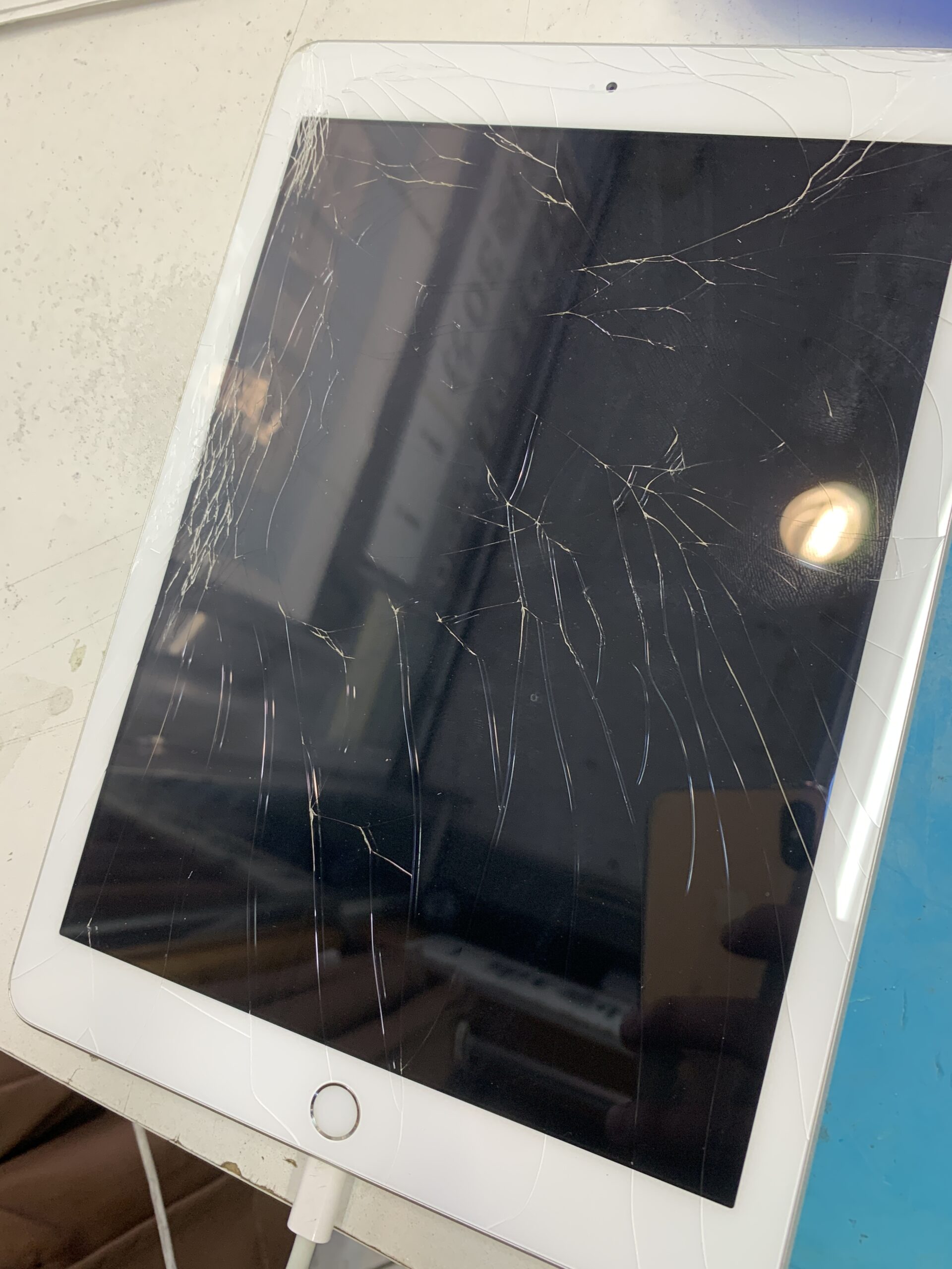 iPad6 ガラス割れ【練馬店】