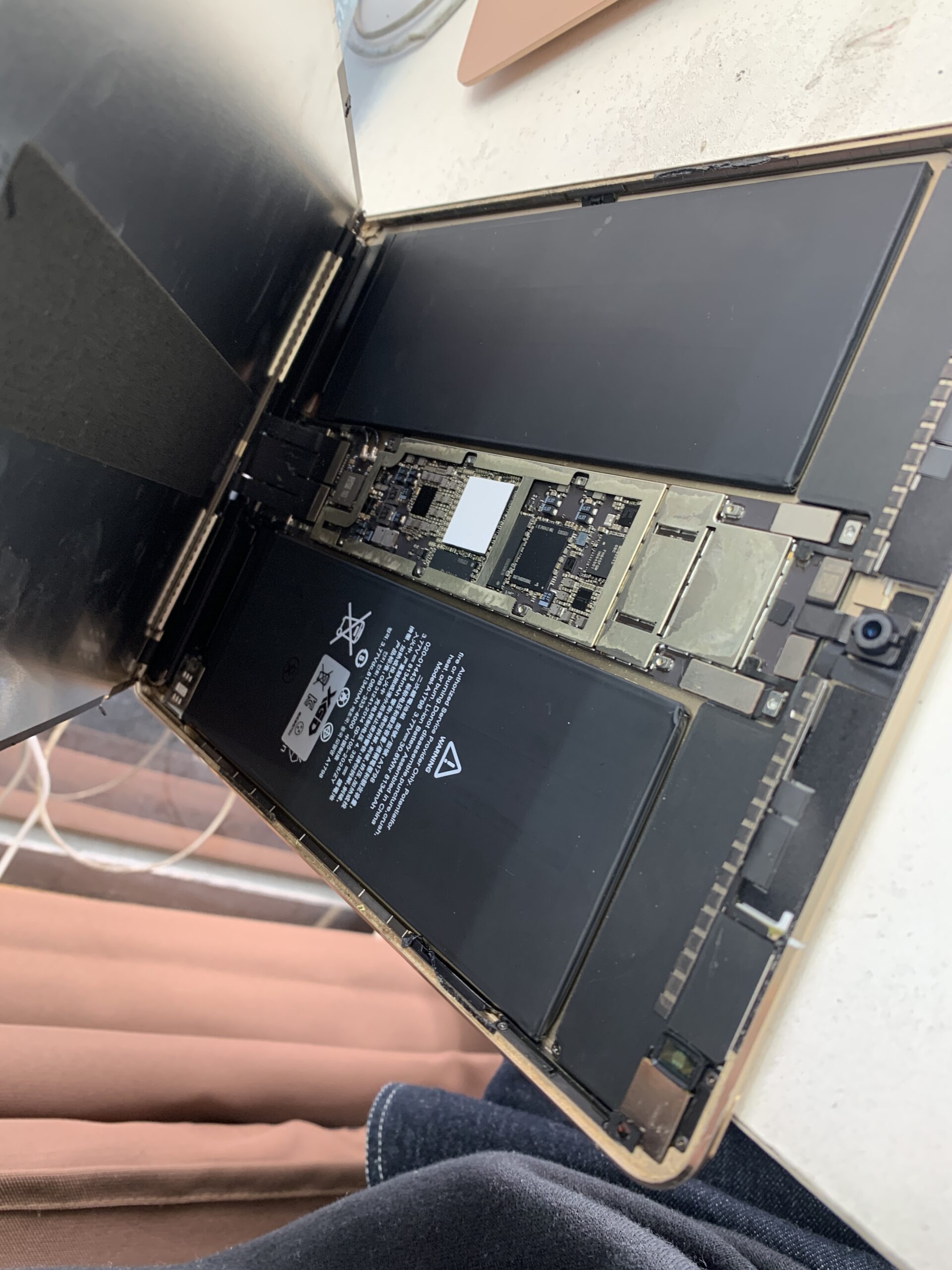 iPad Pro10.5 バッテリー交換【練馬店】