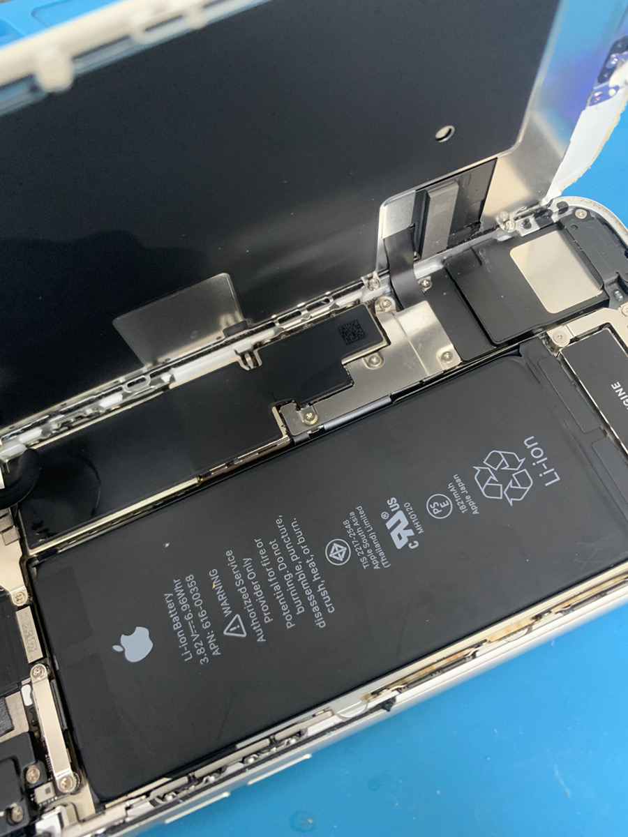 iPhone8　バッテリー交換【ひばりヶ丘店】