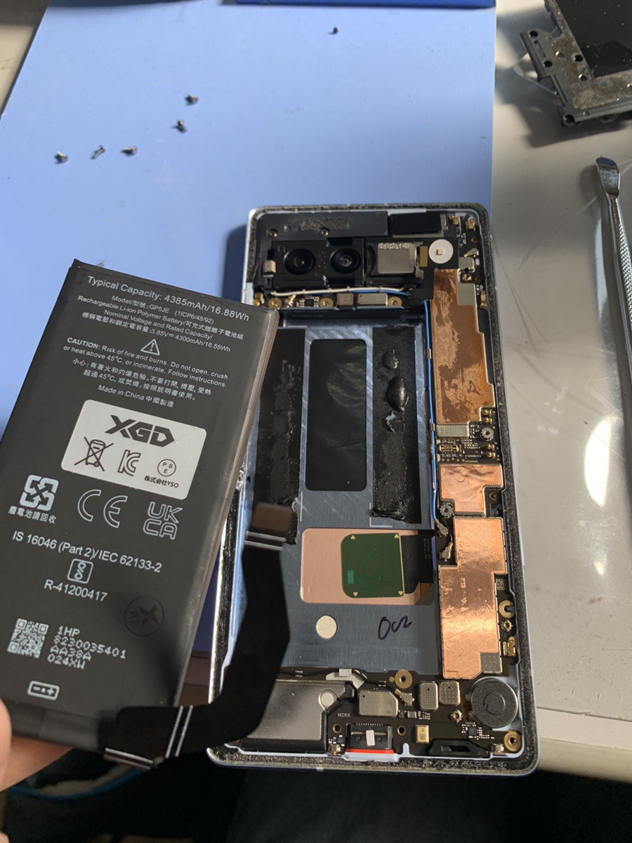 Google Pixel8A バッテリー交換【ひばりヶ丘店】