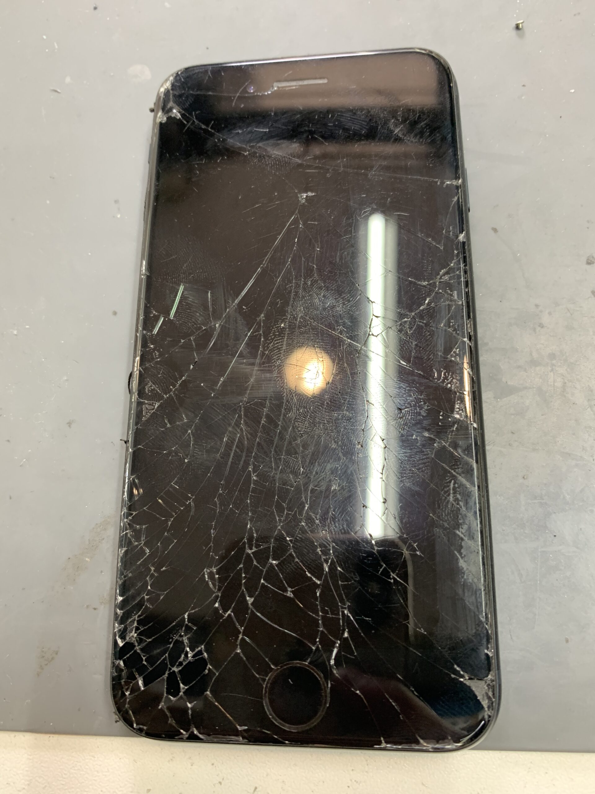 iPhoneSE3 液晶交換【石神井公園店】