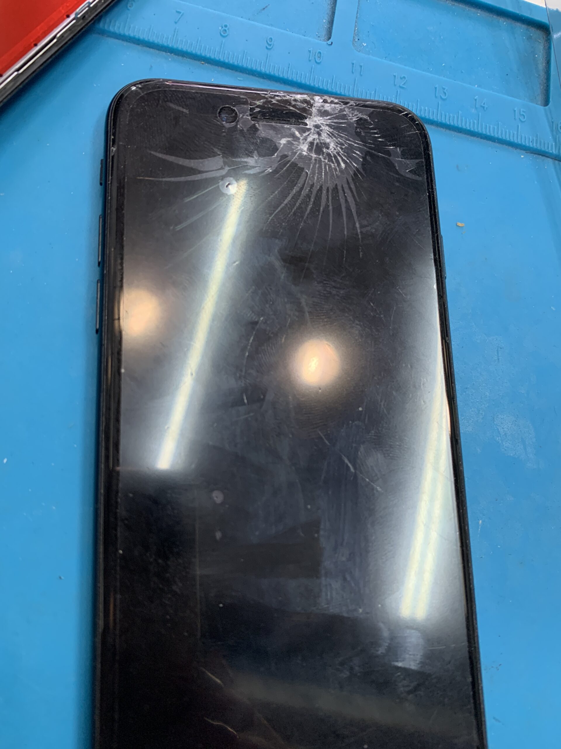 iPhoneSE3 液晶交換【練馬店】