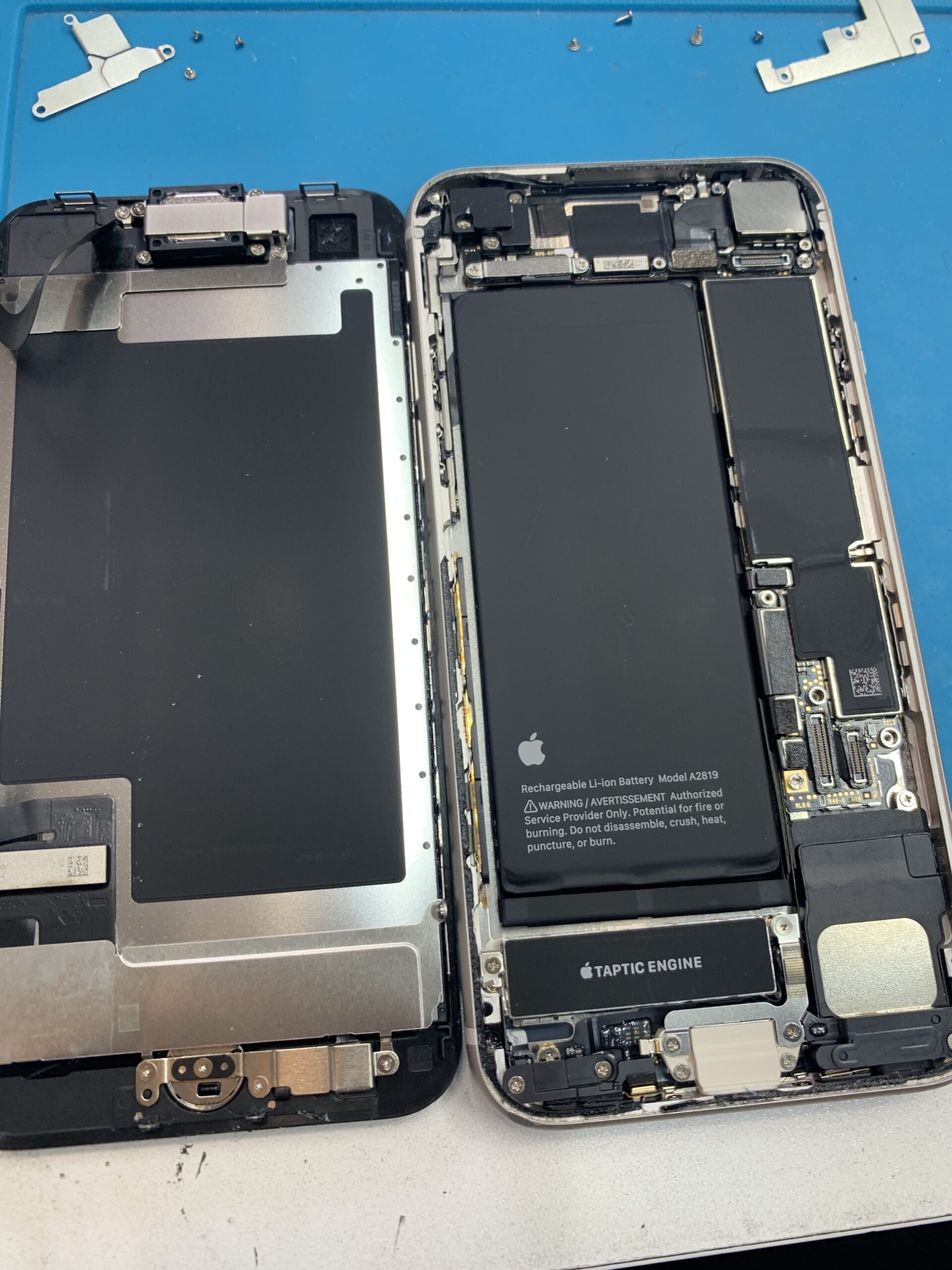 iPhoneSE3 水没・液晶交換【大泉学園店】