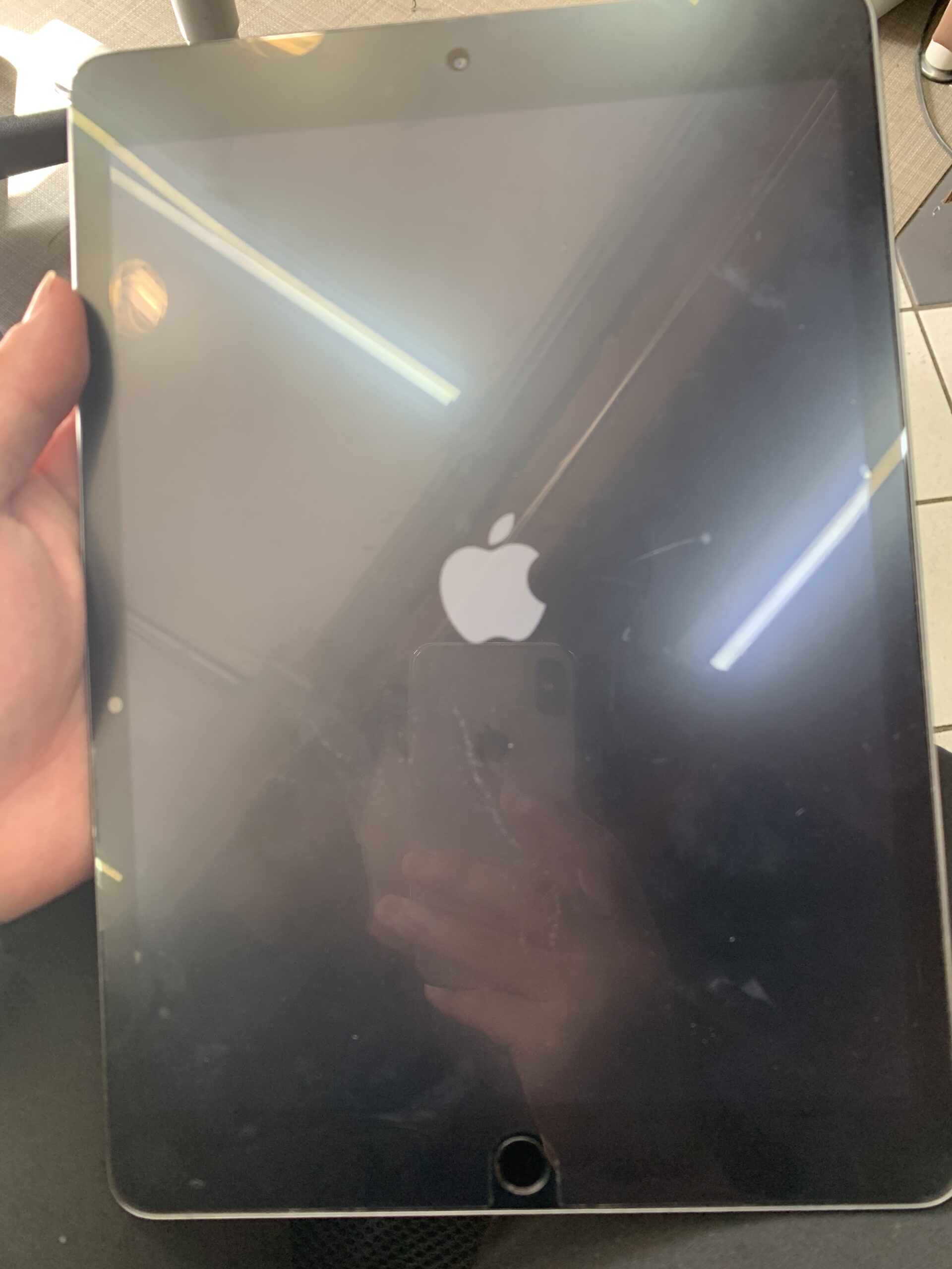 iPad8 液晶交換【練馬店】