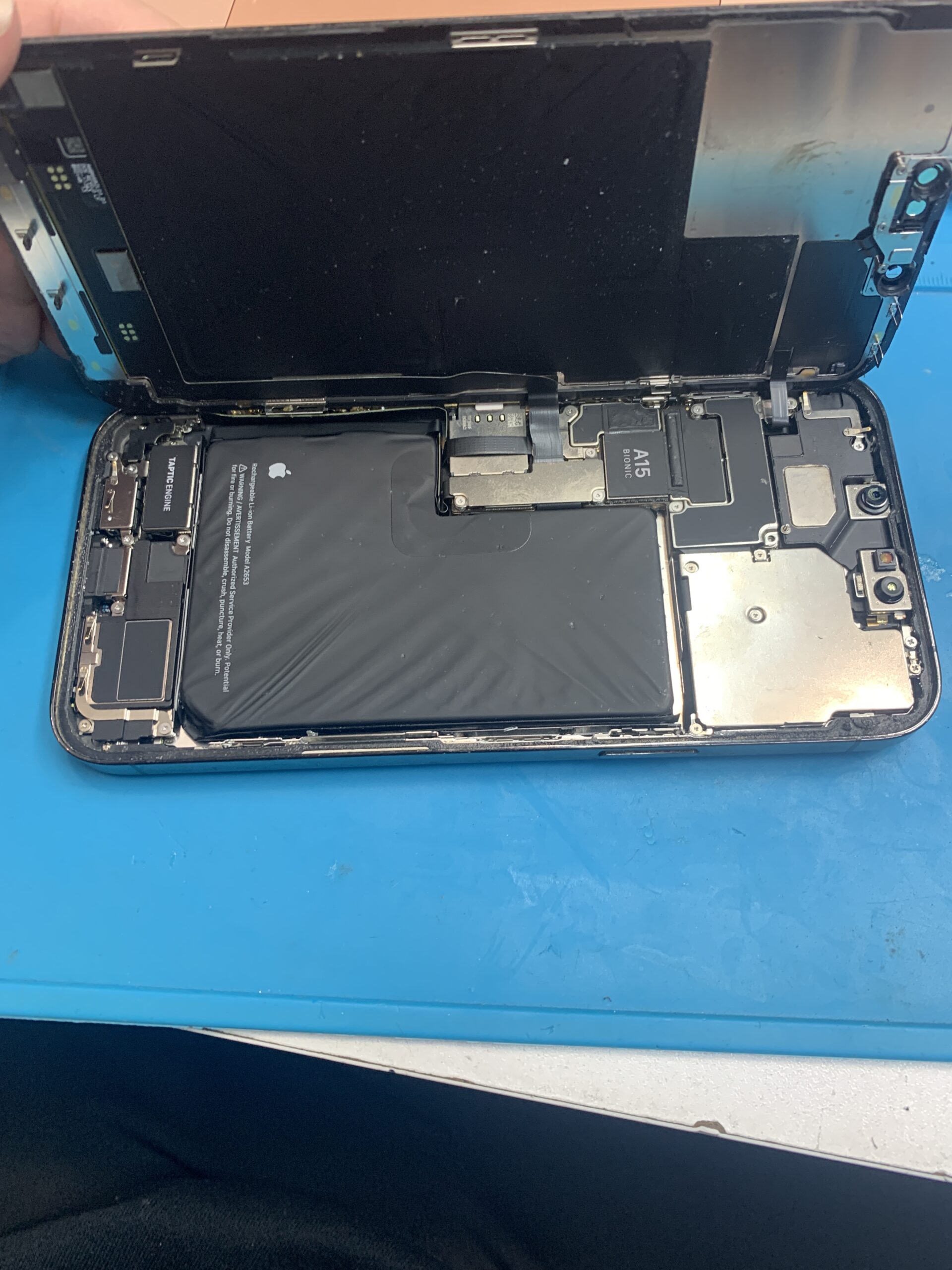 iPhone13ProMax 起動不良【練馬店】