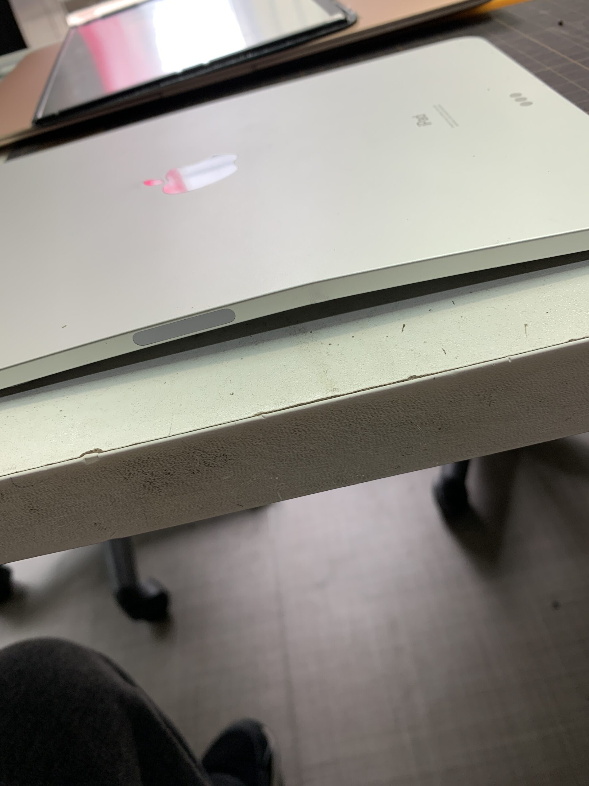 iPad Air4 フレーム調整【大泉学園店】