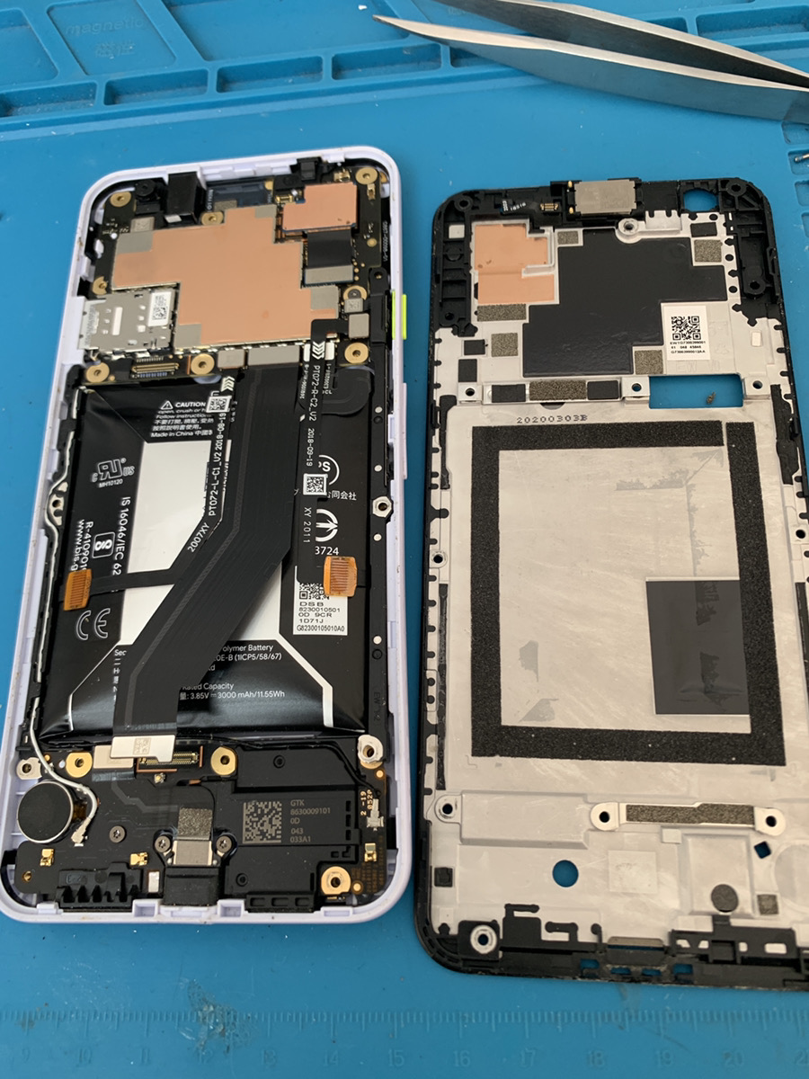 Google Pixel3a　液晶・バッテリー交換【東久留米店】