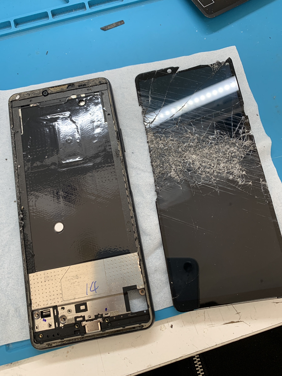 Xperia1 III 液晶交換【東久留米店】