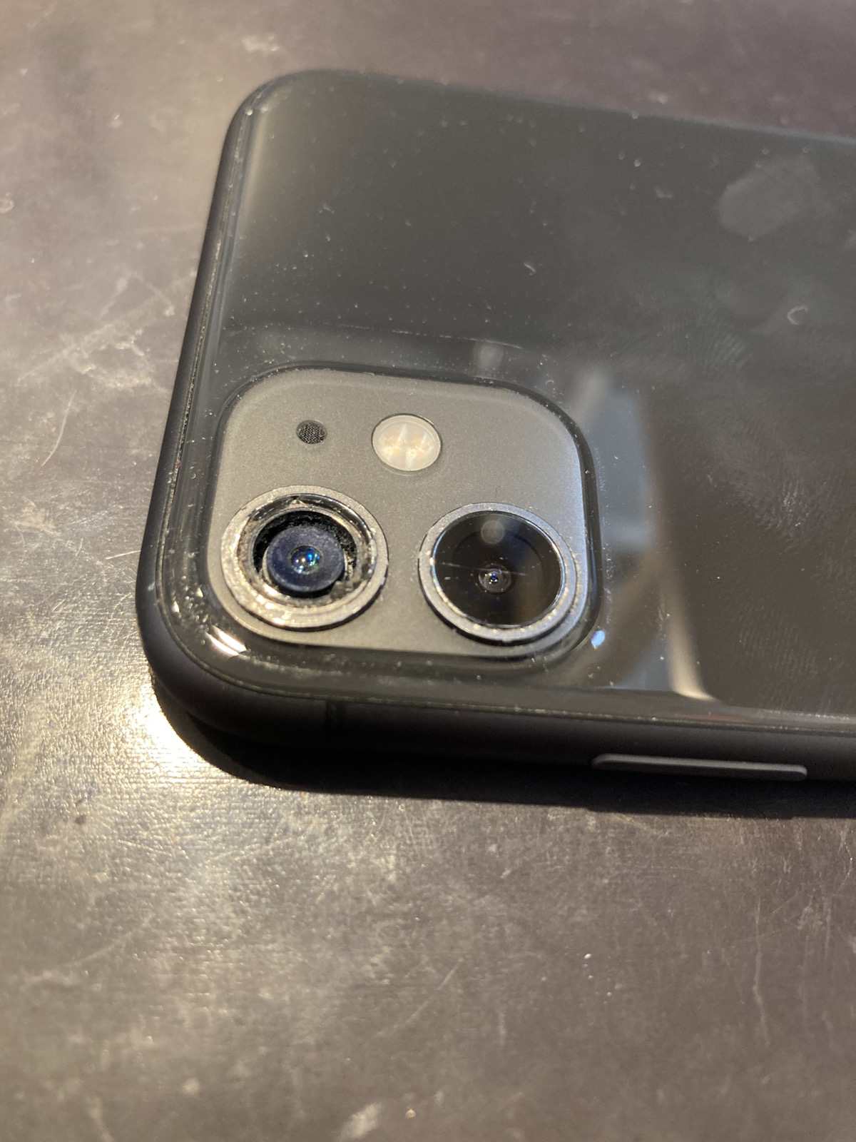 【自由が丘】iPhone 11のカメラ交換修理