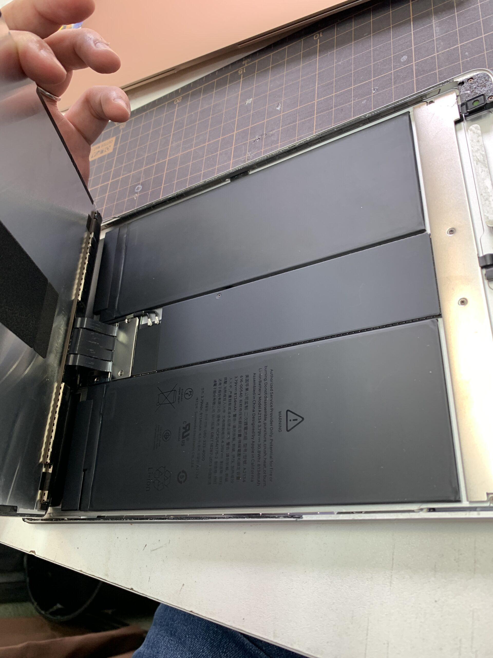 iPad Air3 バッテリー交換【練馬店】