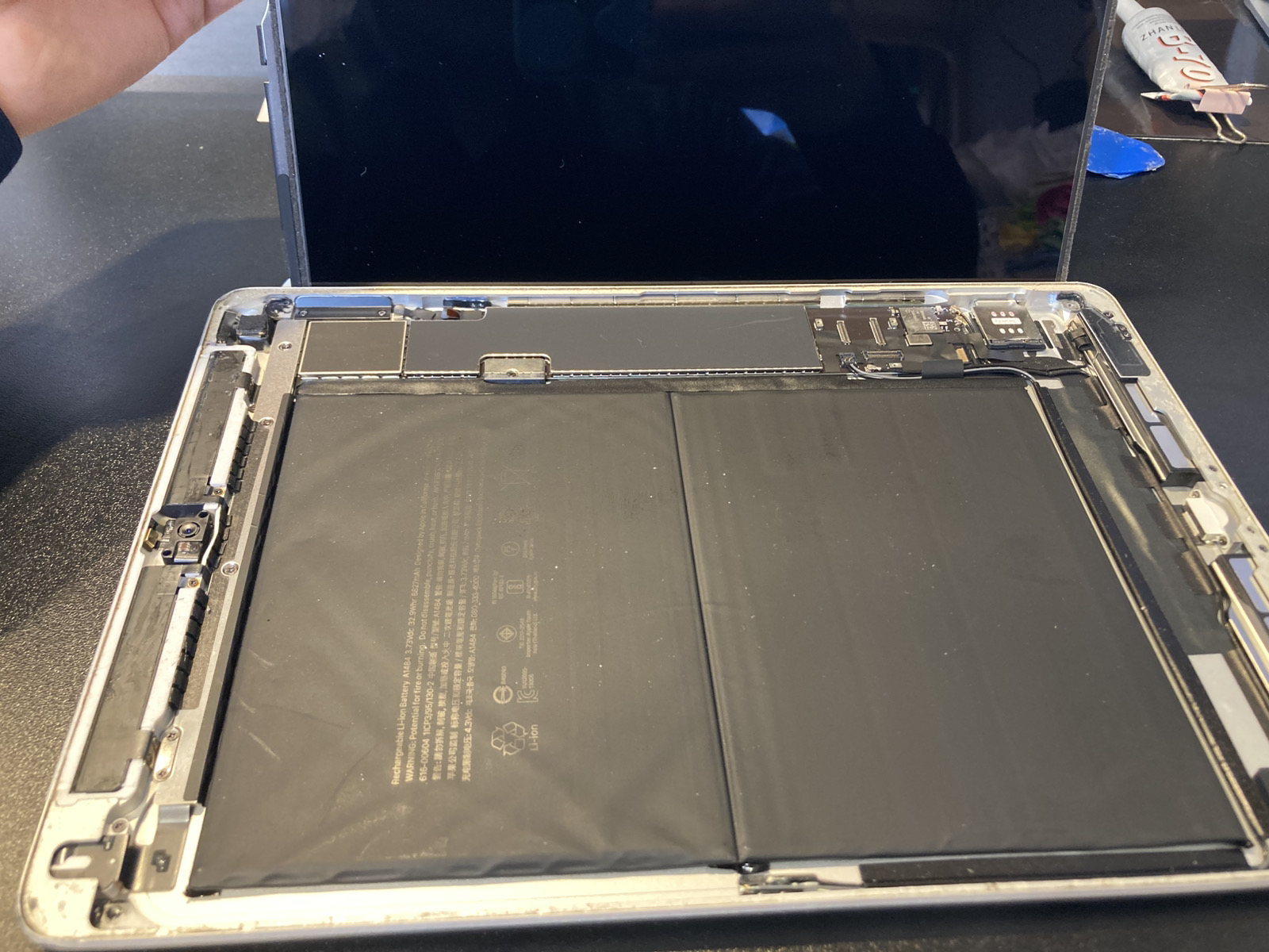 【自由が丘】iPad 第7世代の画面交換修理