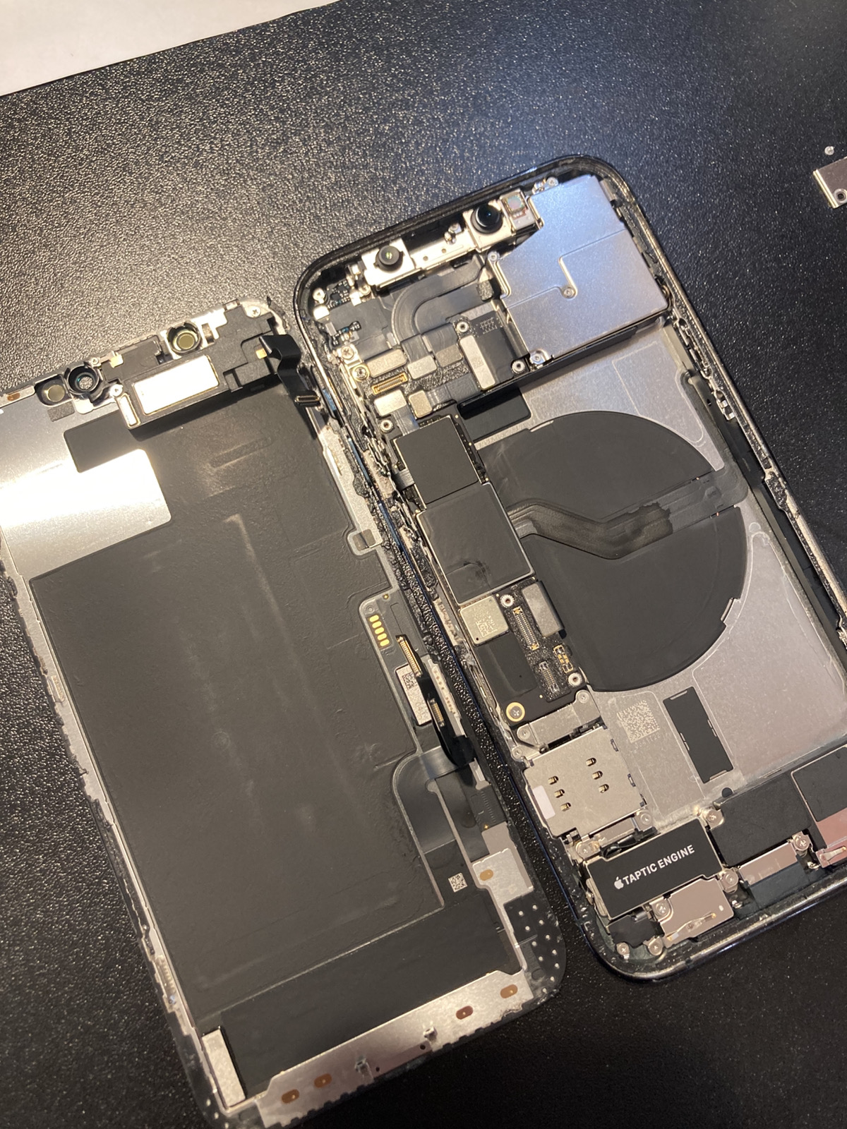 【自由が丘】iPhone 12 Pro バッテリー交換修理！！