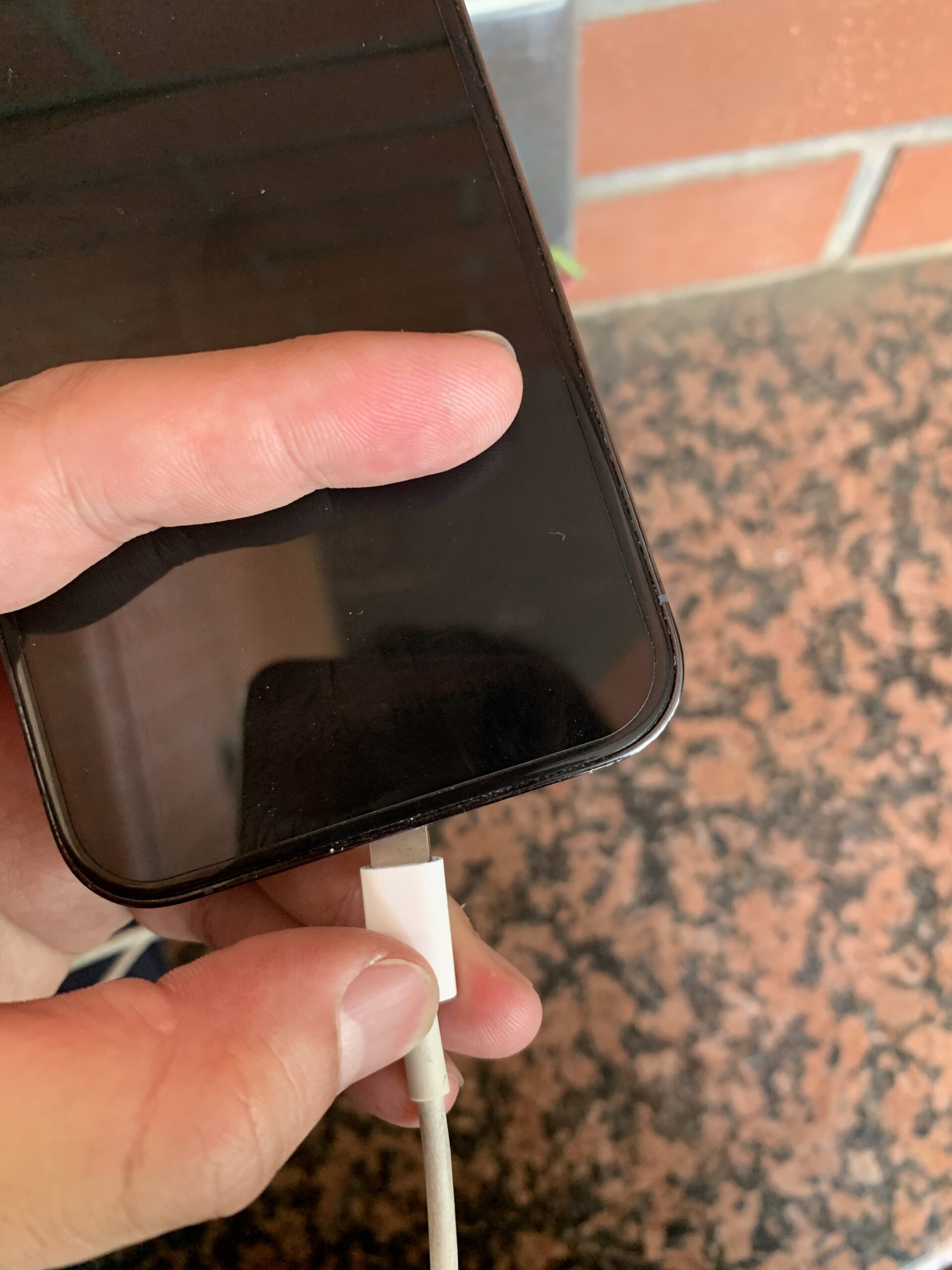 iPhone13Pro 充電できない【石神井公園店】