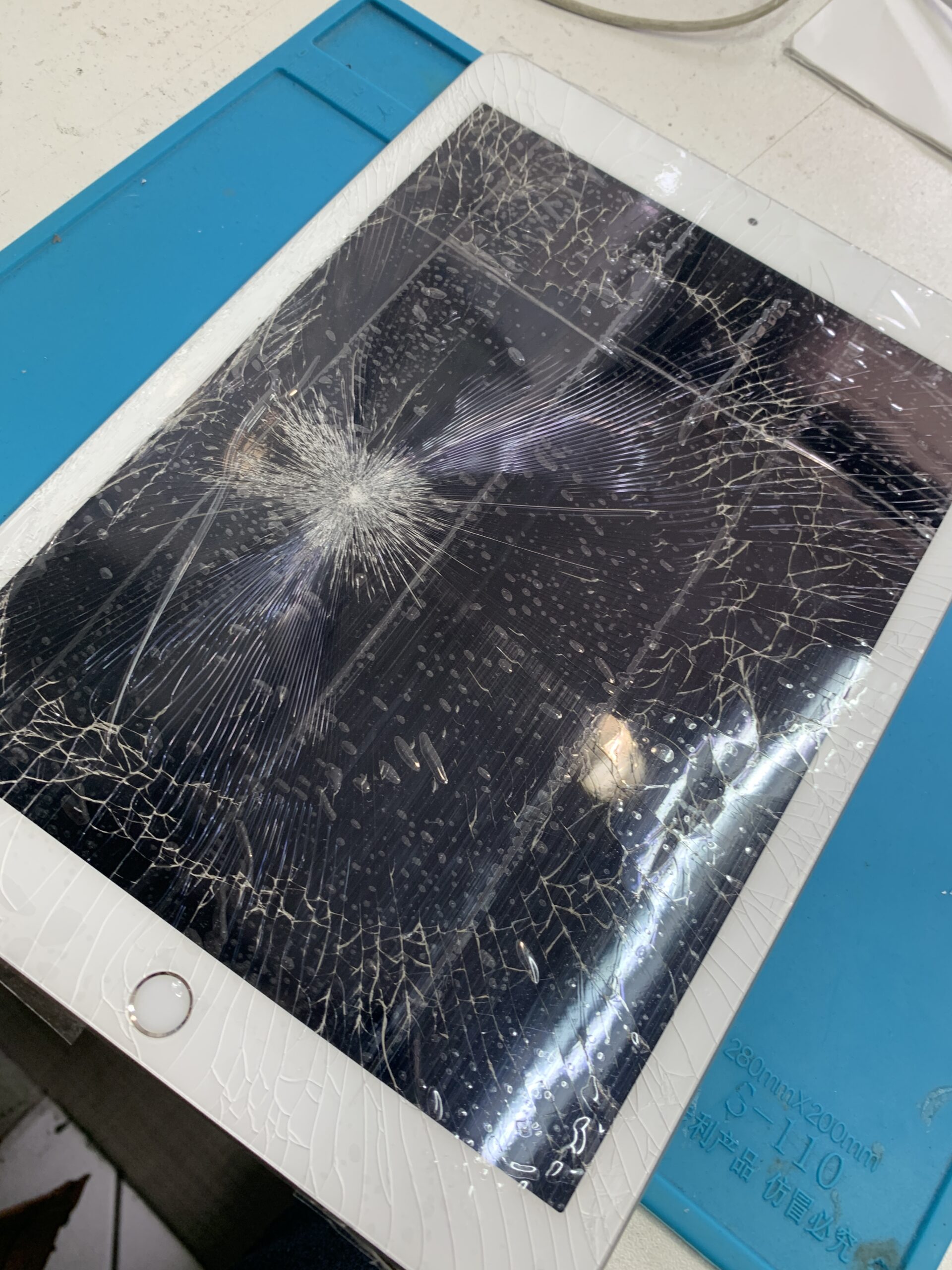 iPad 5 画面割れ修理【練馬店】