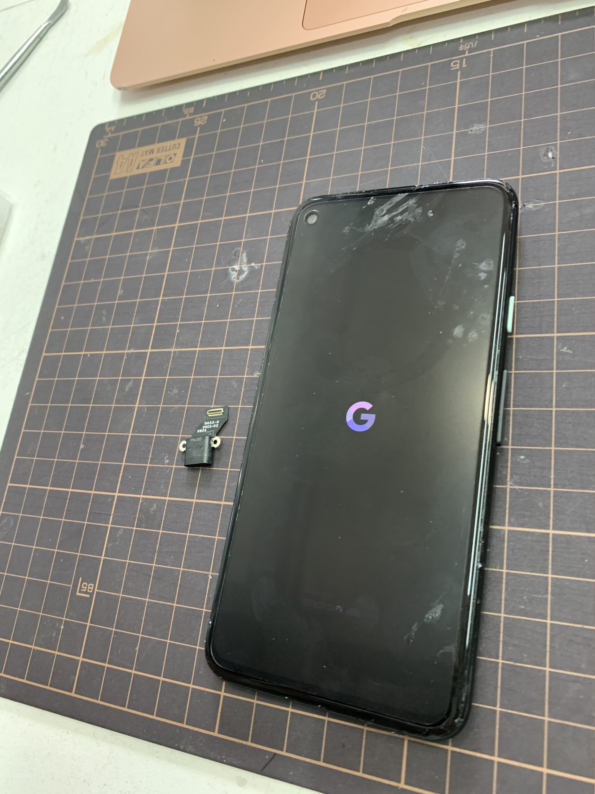 Pixel4a 4G 差し込み口交換【練馬店】