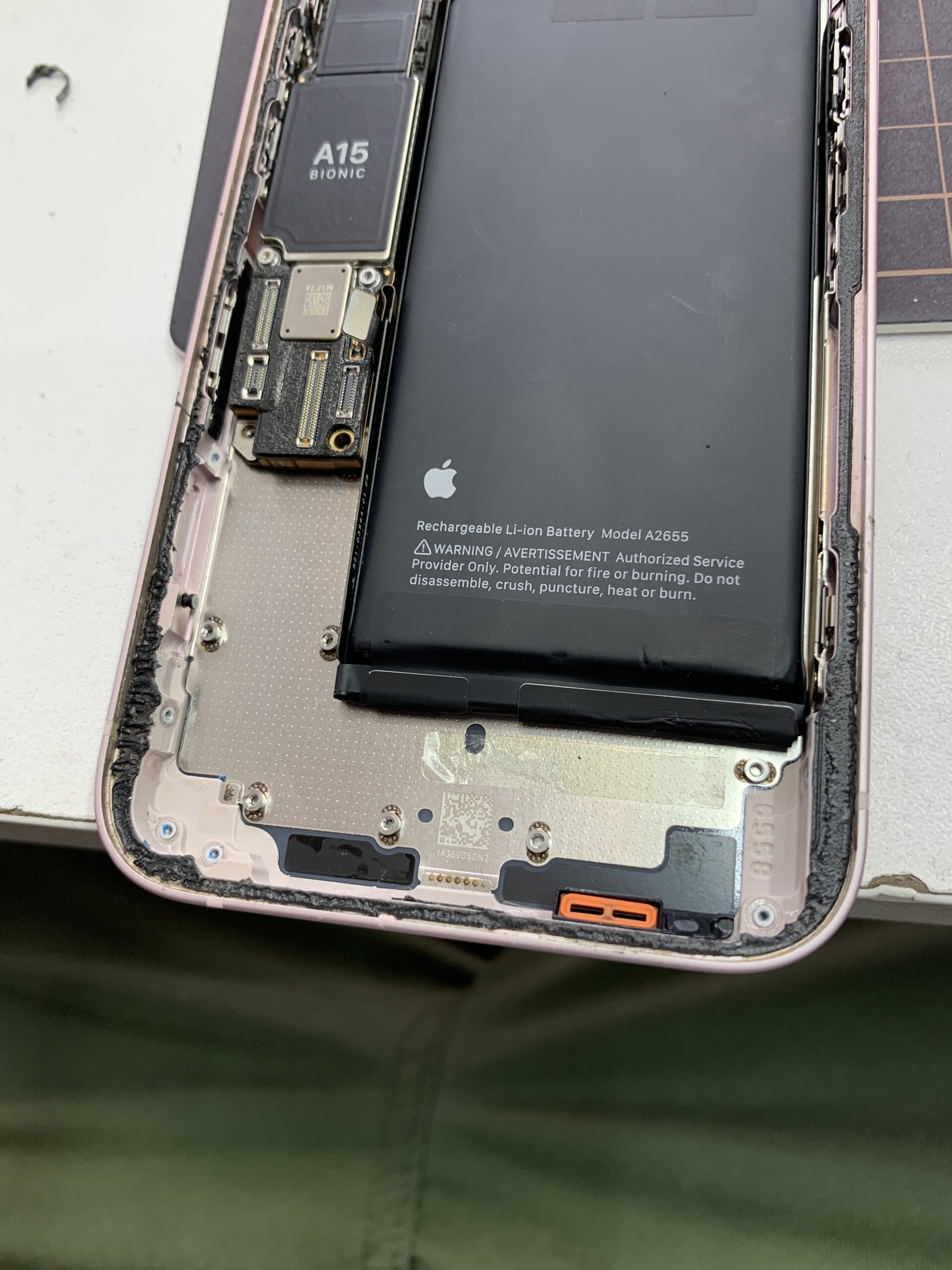 iPhone13 差し込み口交換【石神井公園店】
