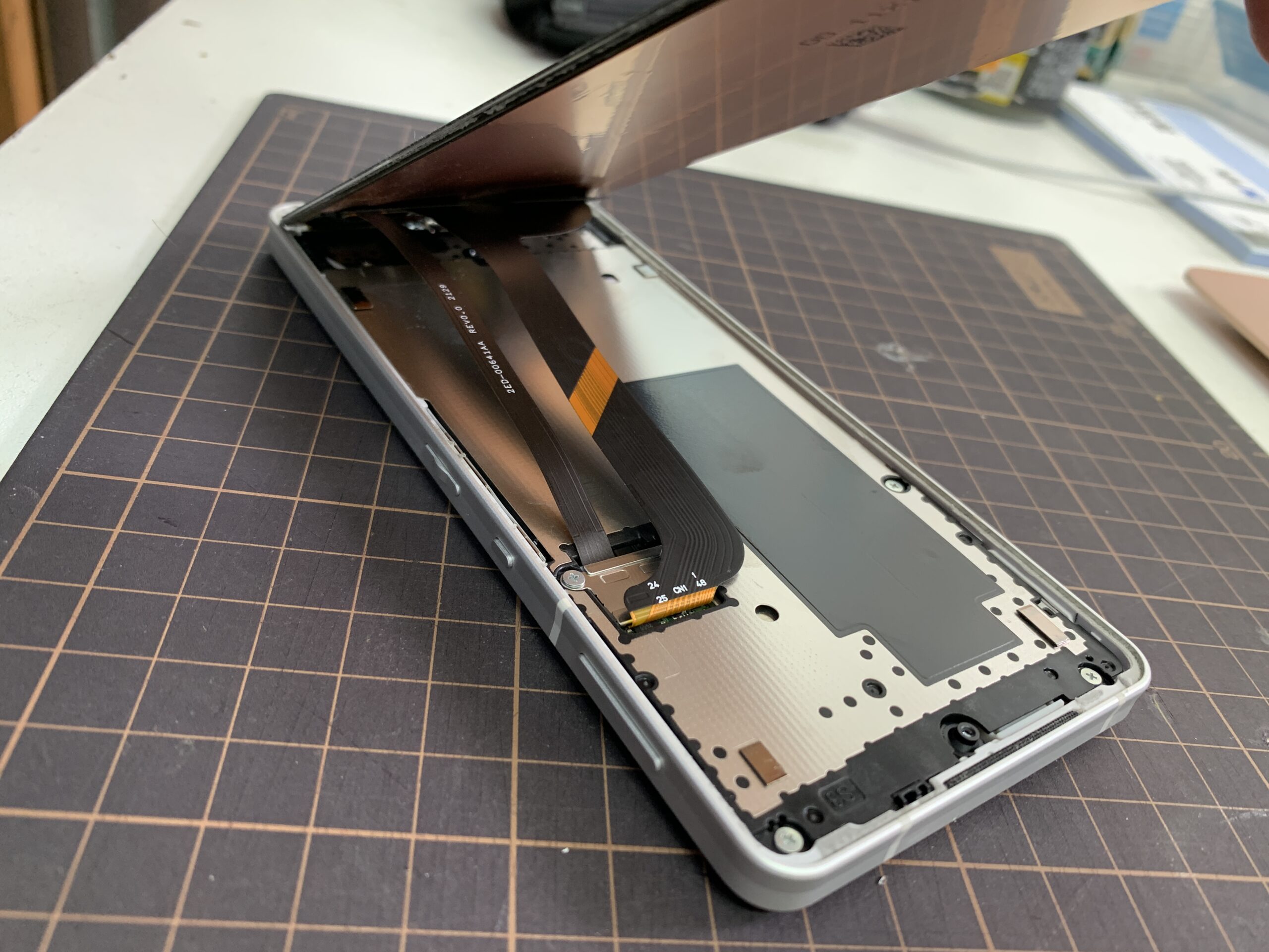 AQUOS sense6 液晶交換【練馬店】