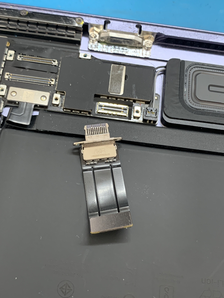 iPadmini6　ドックコネクター交換【東久留米店】