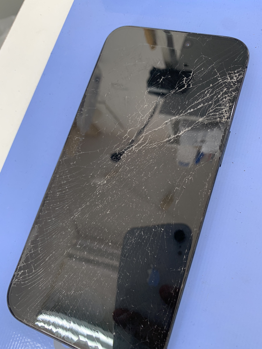 iPhone15ProMax 液晶交換【東久留米店】